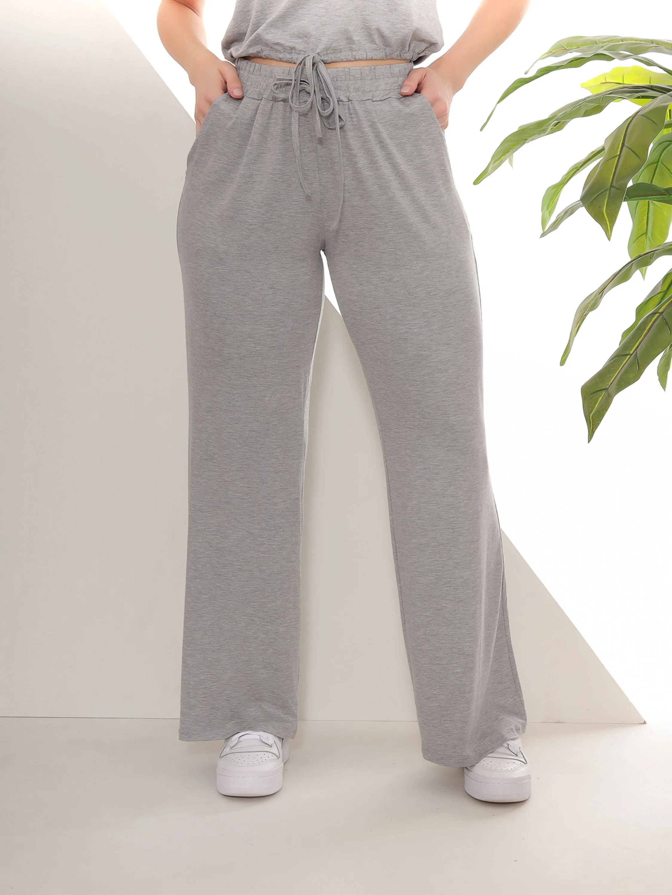 Calça pantalona com bolsas normal