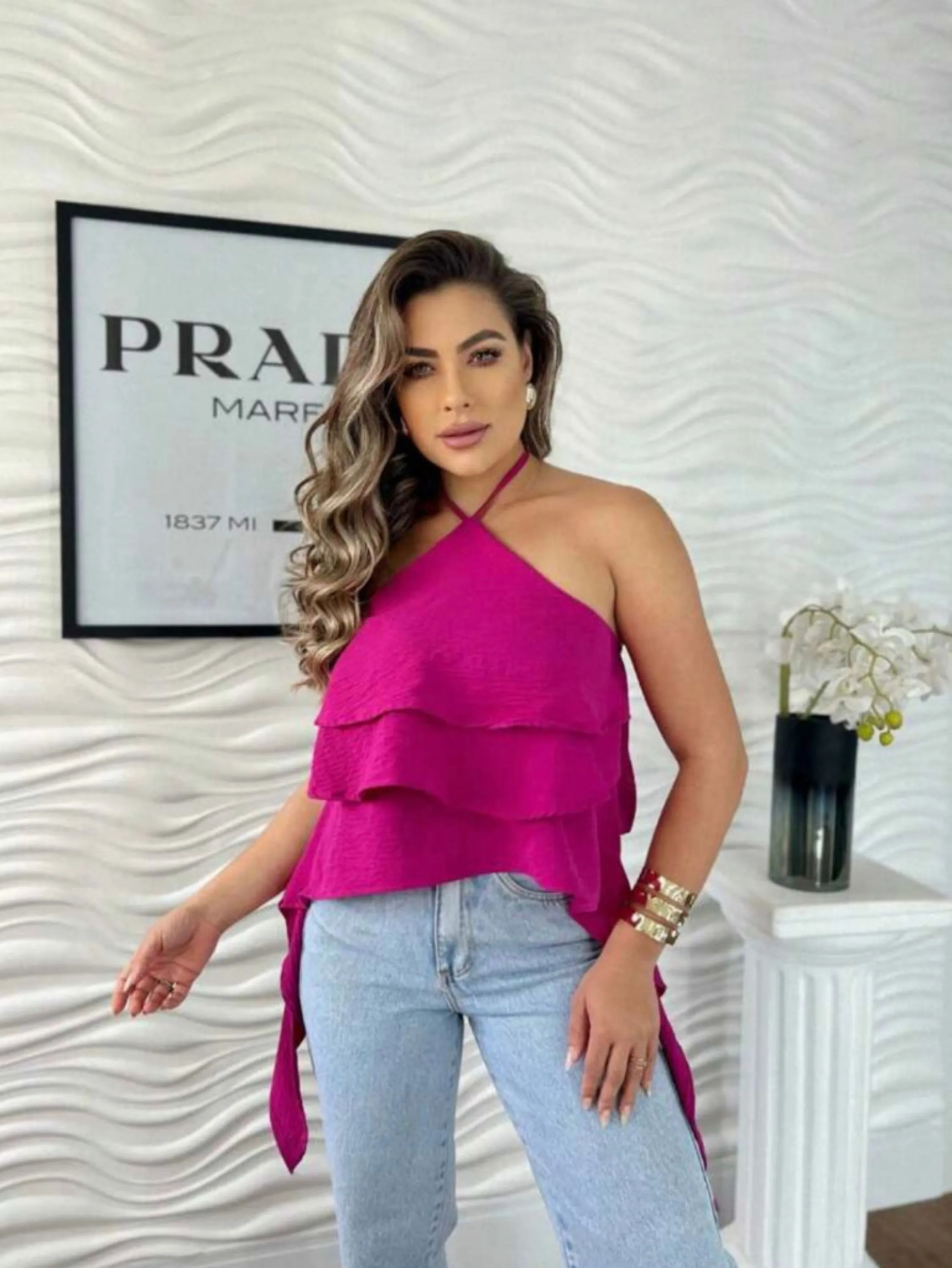 Blusa cropped feminina tecido crepe duna alcinha com babado moda tendência