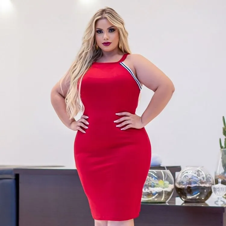 PLUS SIZE Vestido midi tubinho canelado