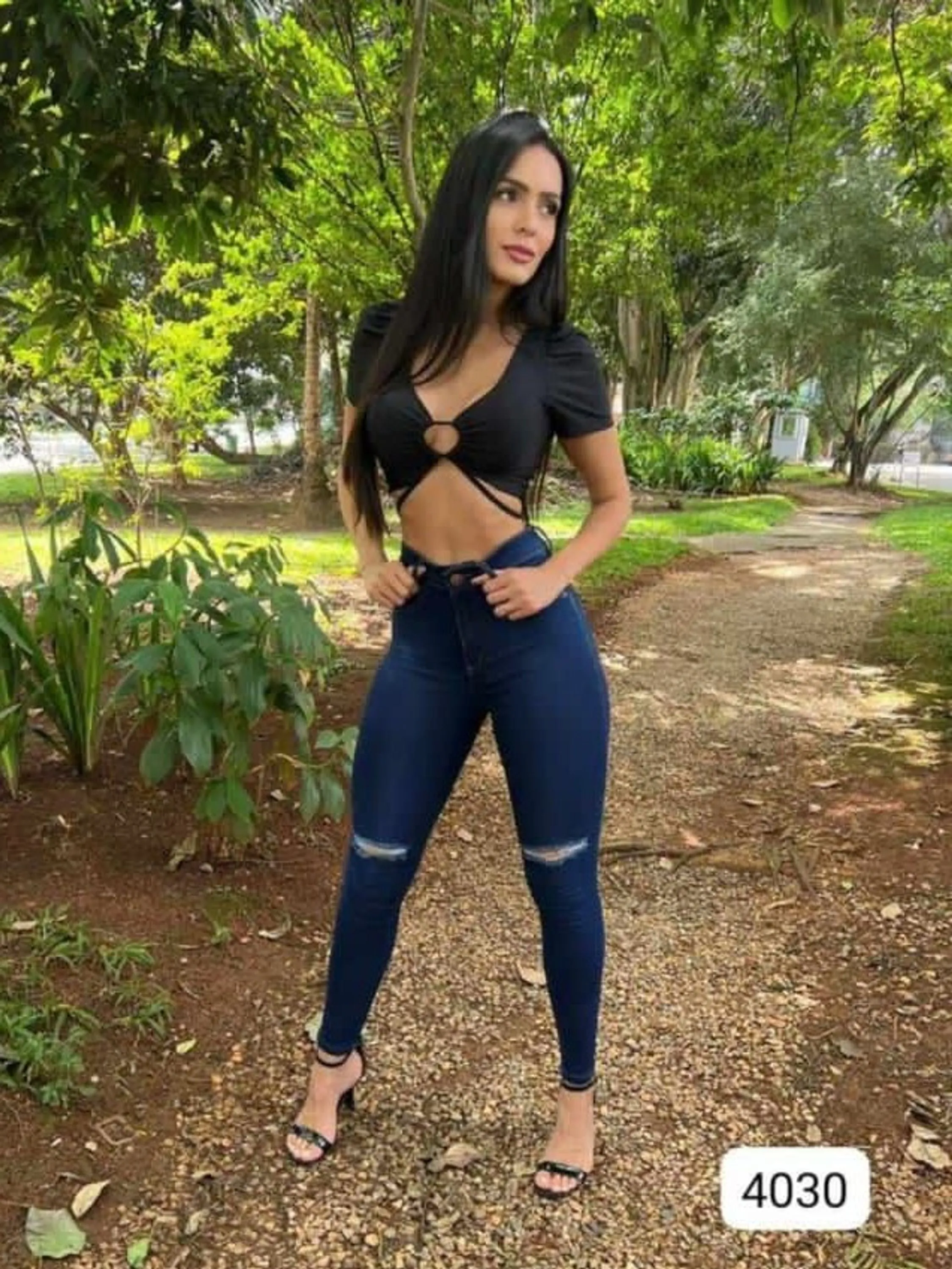 Calça Jeans skinny Feminina modelo exclusivo levanta Bumbum,o melhor jeans do Mundo!!!!