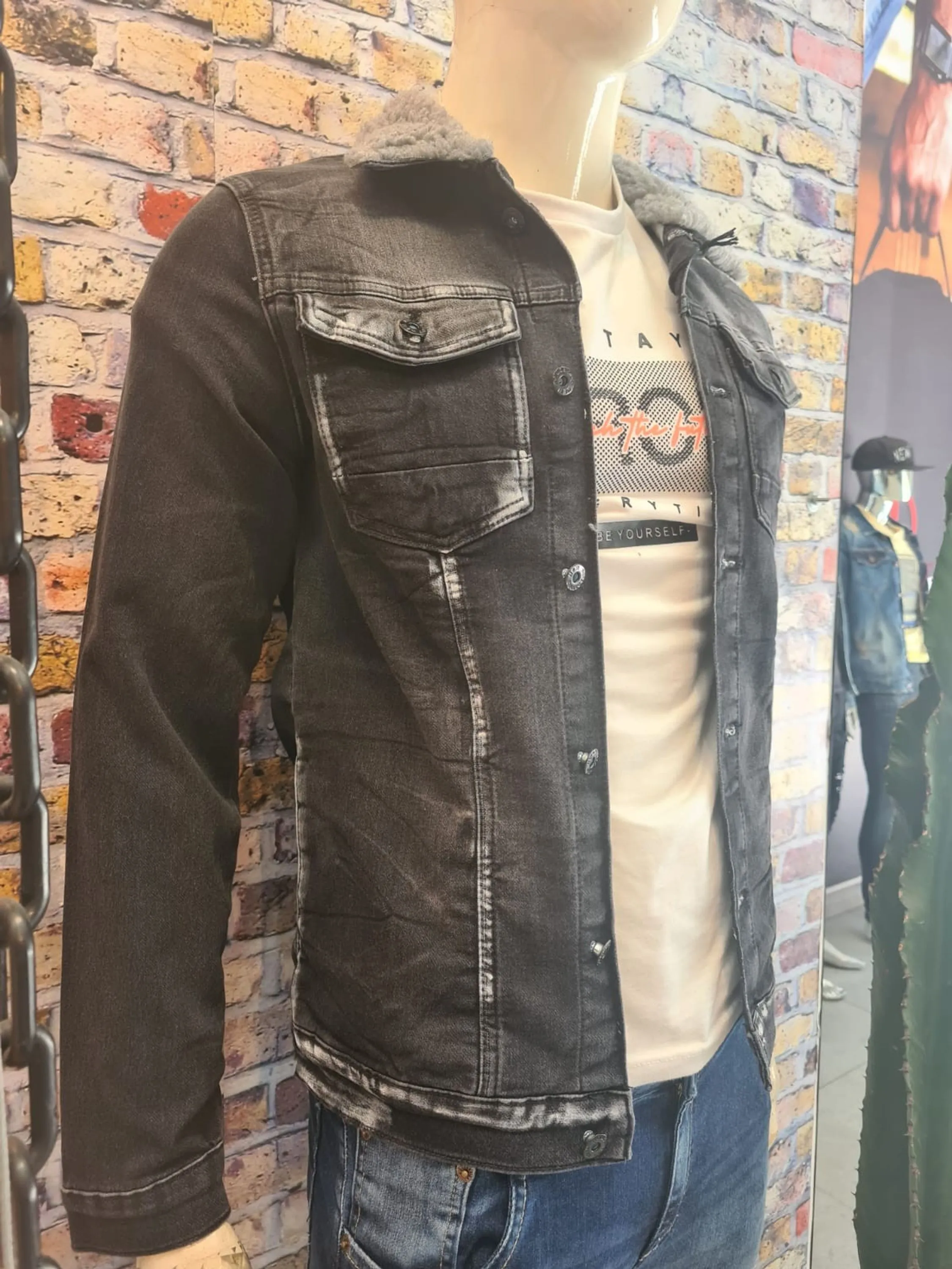 Jaqueta Destroyer Gringa tecido Premium super estilosa,o melhor jeans do mundo é aqui na Magnata 007 Atacadista.