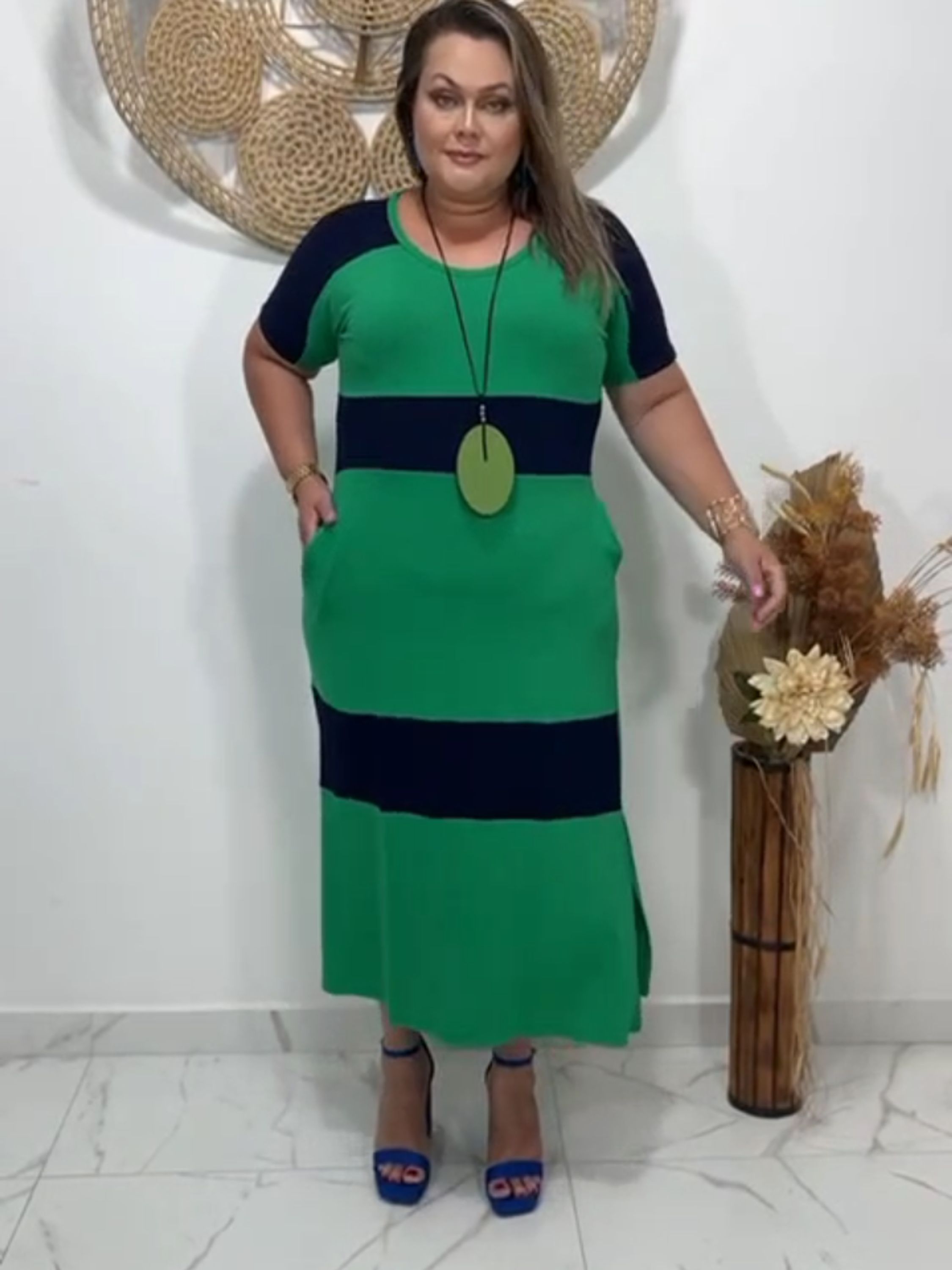 Vestido com manga em Viscolycra veste PLUS SIZE do 40 ao 50/52