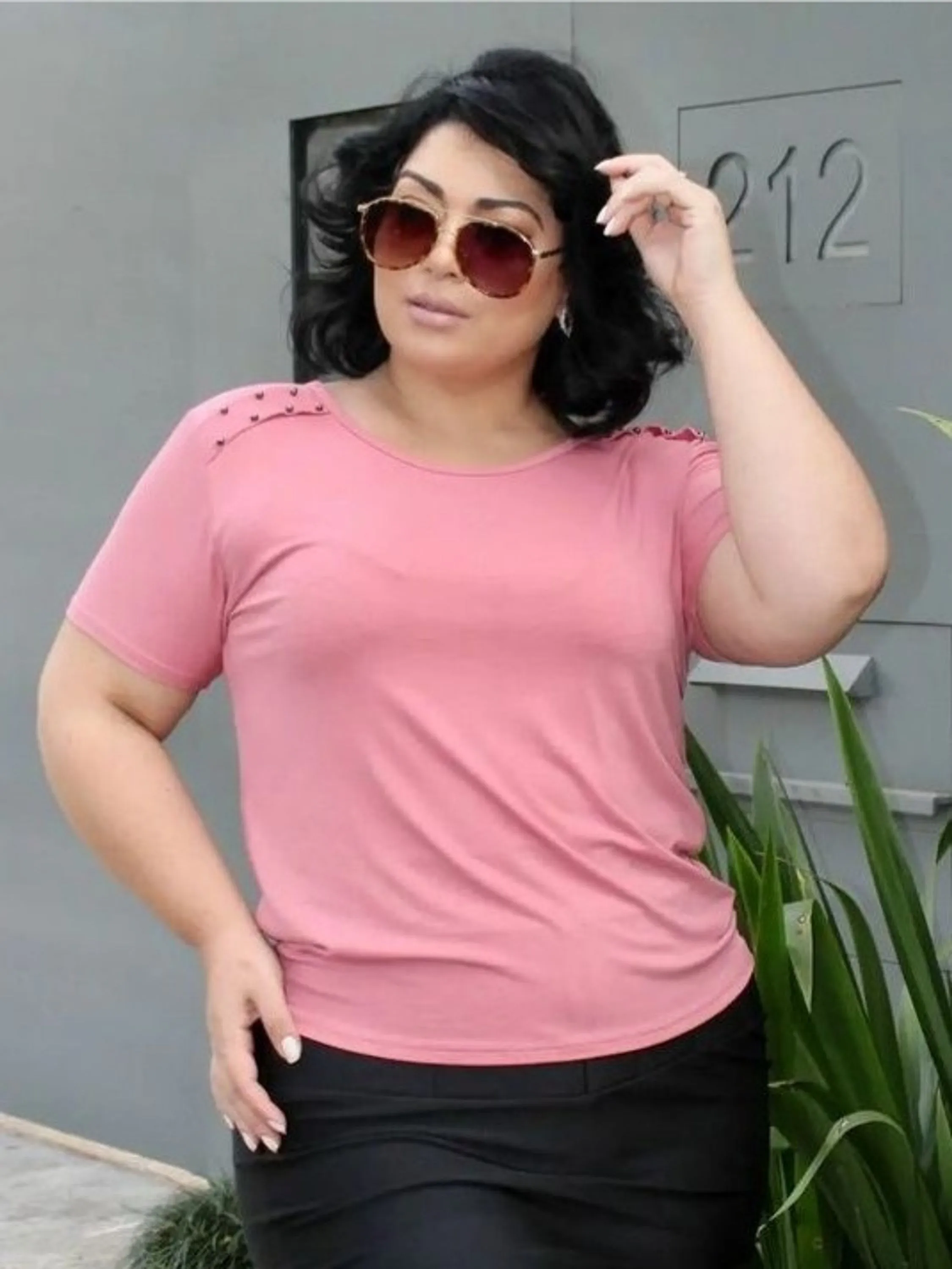 a Feminina Plus Size em Viscolycra Ref 95493