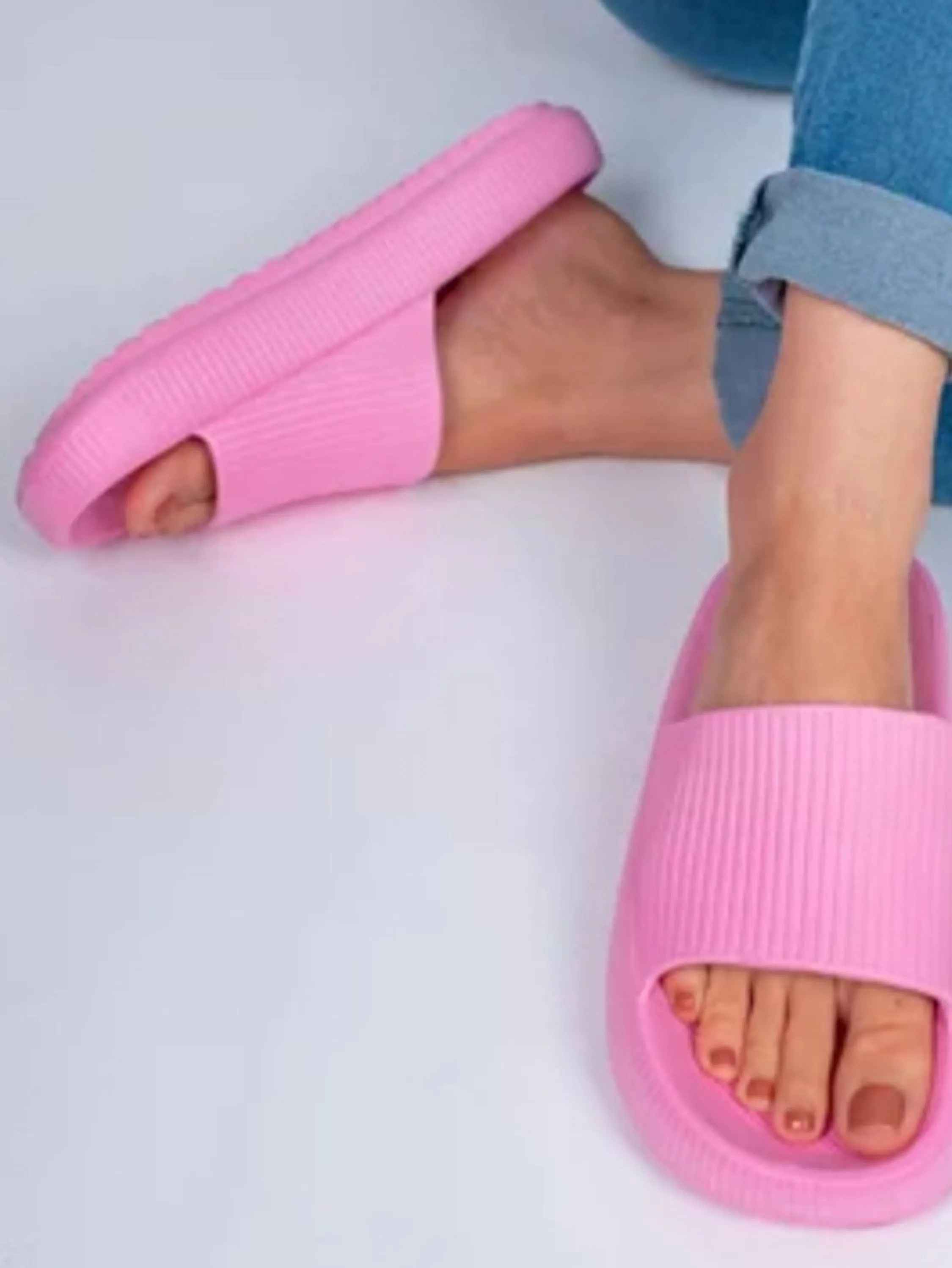 Chinelo nuvem rosa claro