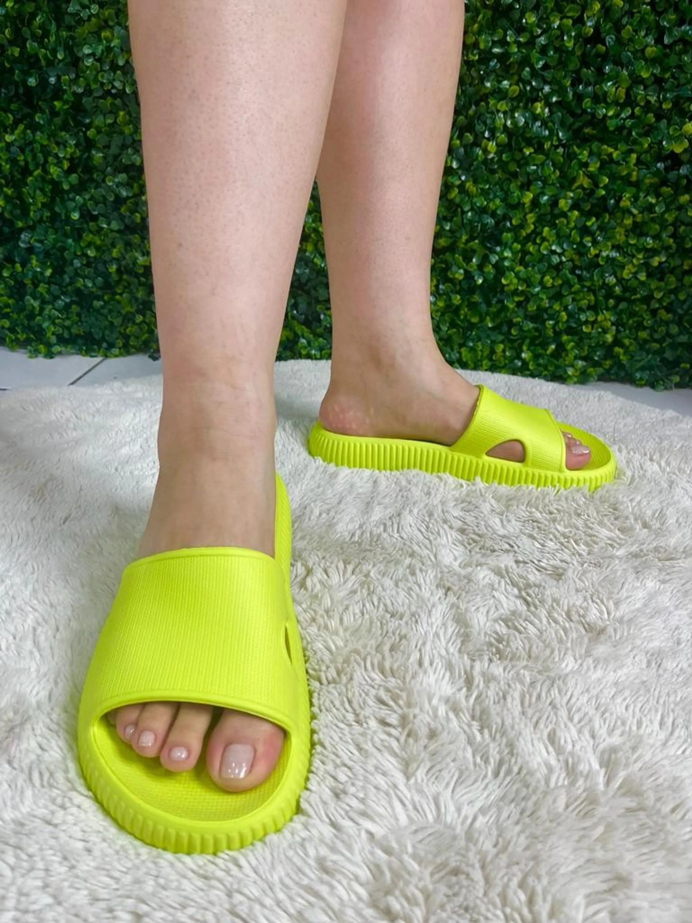 Chinelo nuvem verde