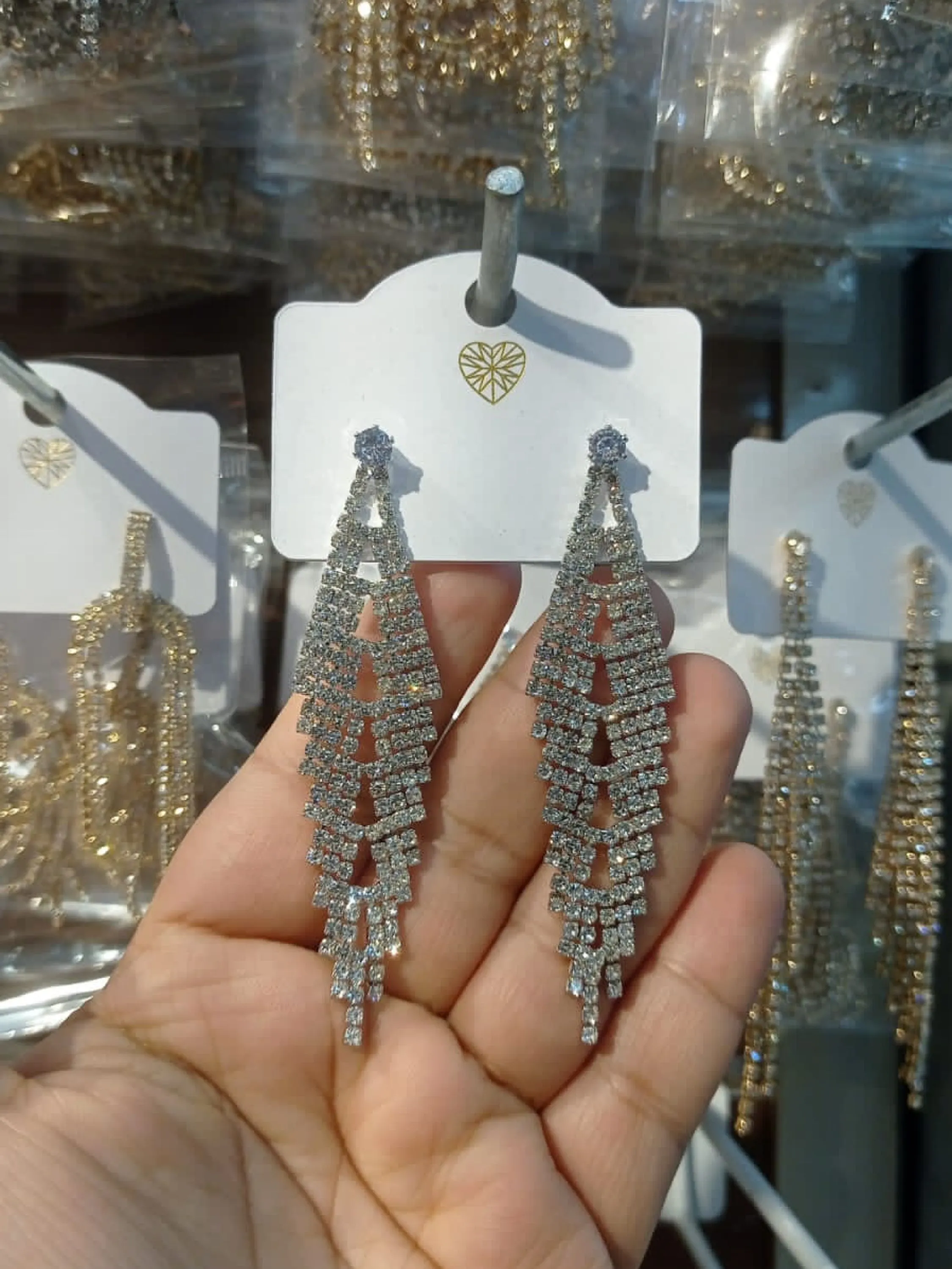 Brincos de festas com strass