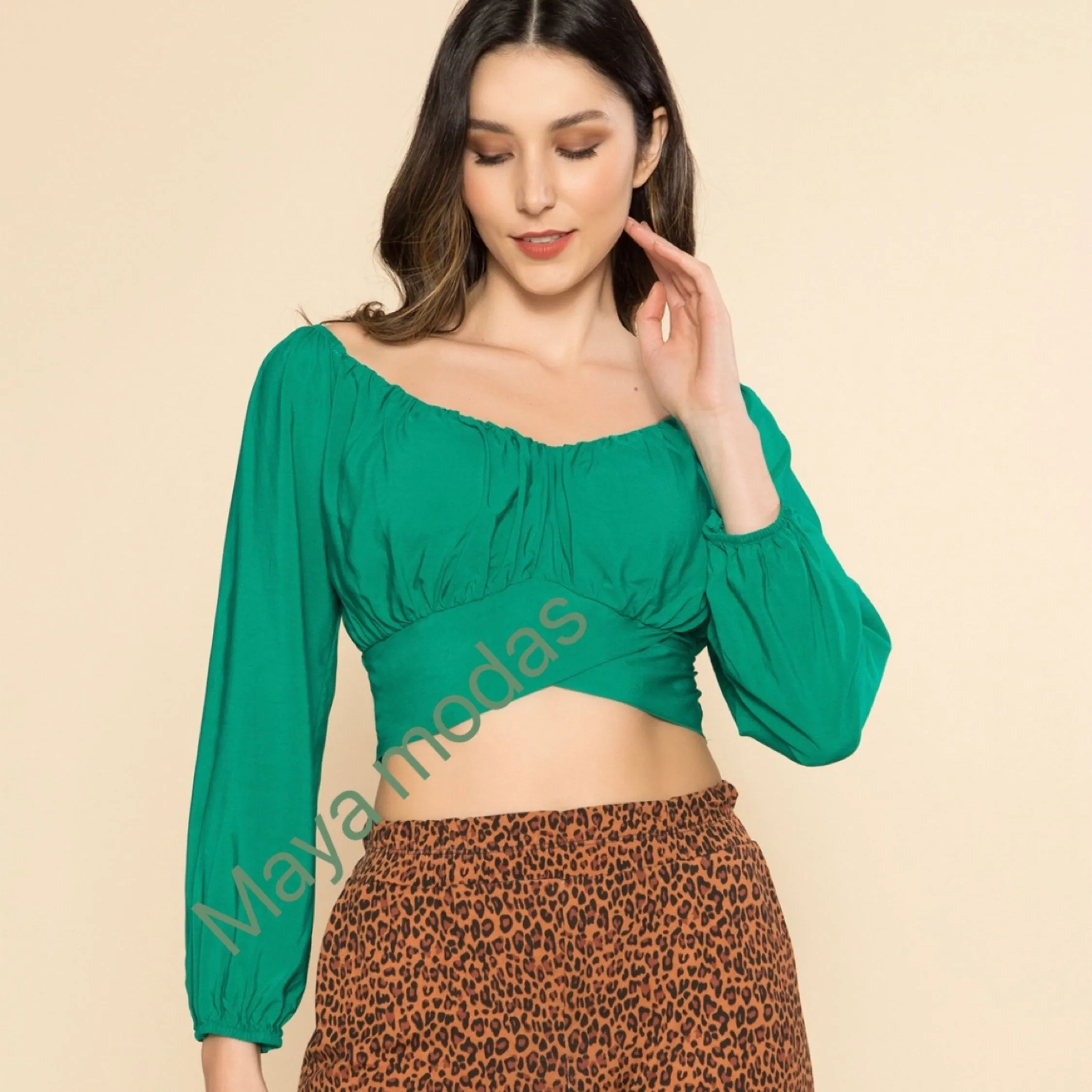 Blusa cropped com bojo manga longa tecido viscose Maya Modas