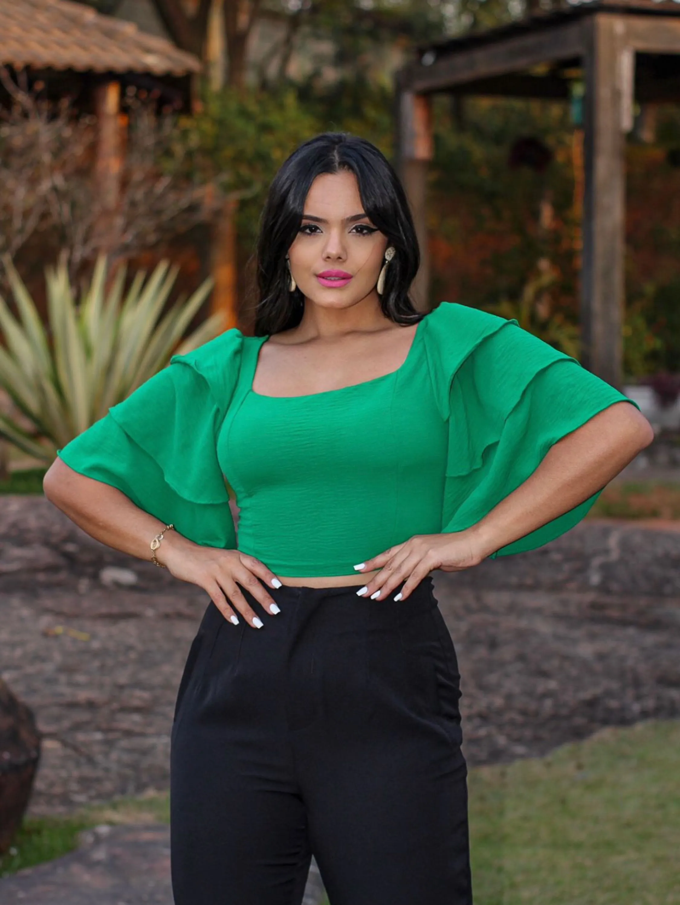 Blusa cropped tecido duna com bojo Maya modas