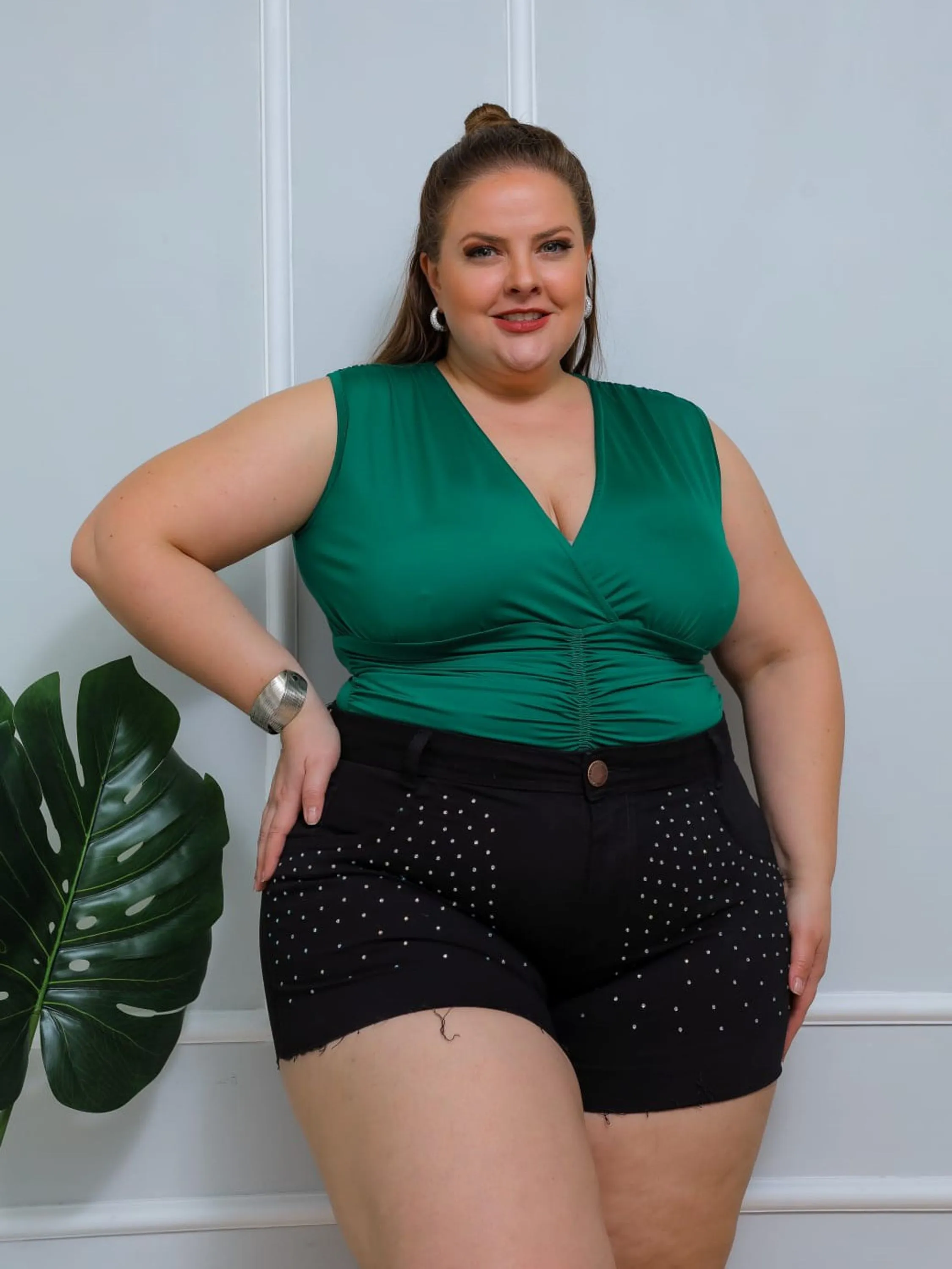 Short Plus Size Preto Com Brilho