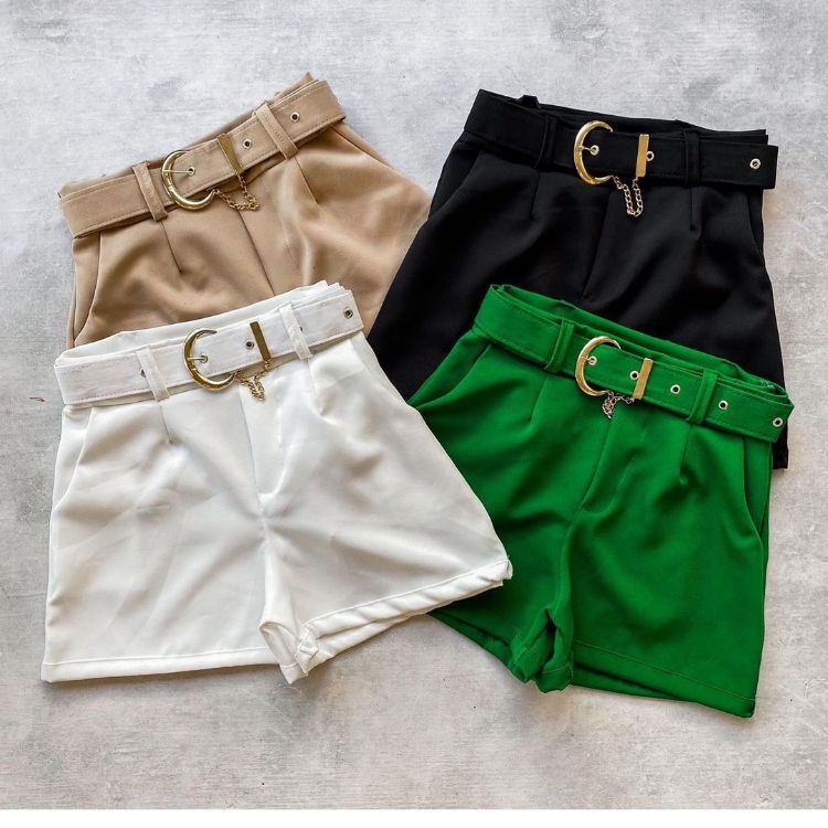 Shorts alfaiataria cinto corrente