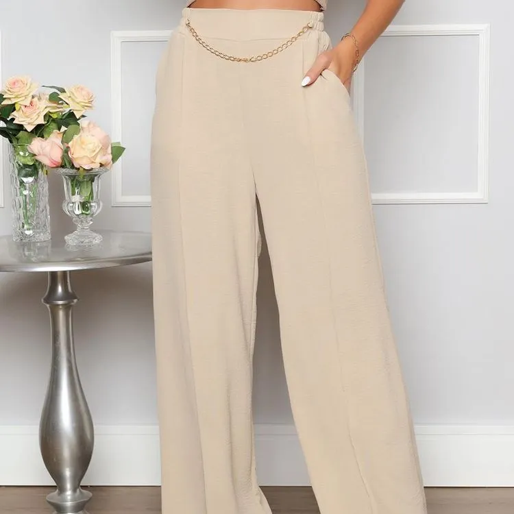 Calça pantalona de duna com corrente