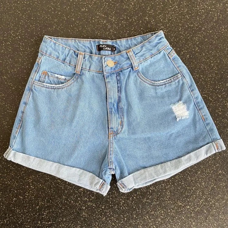 SHORTS MOM JEANS CINTURA ALTA