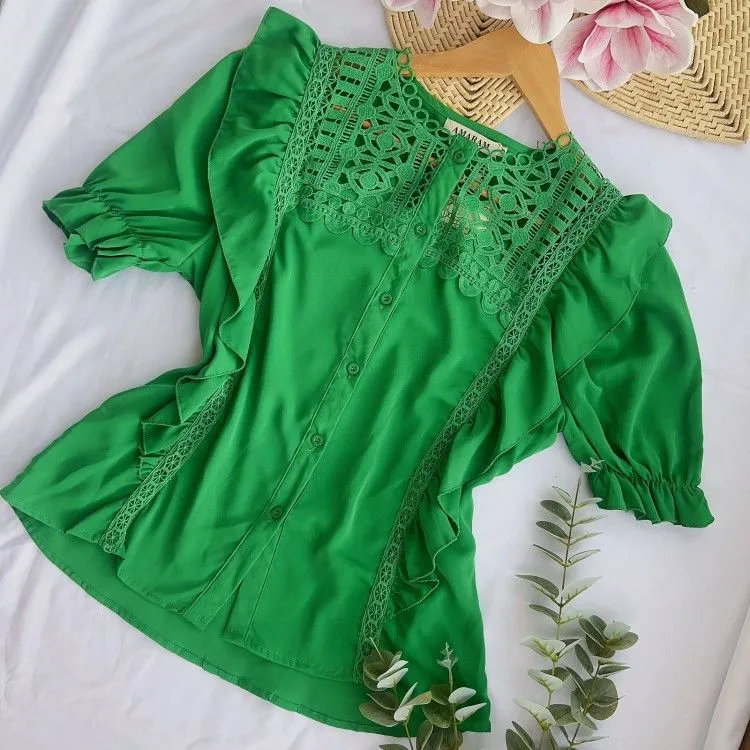 Blusa mamga curta com detalhe