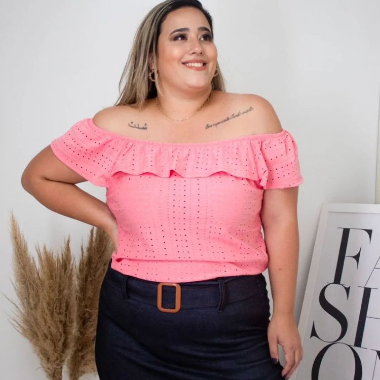 plus size pink girl