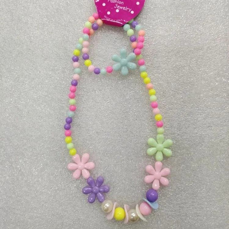 Colar com pulseira decorado infantil