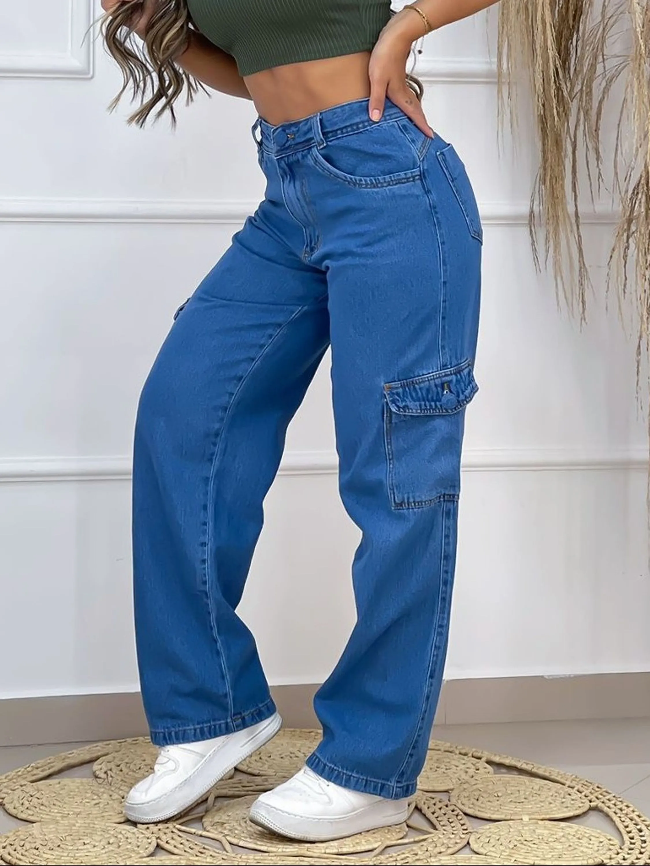 Calça cargo jeans escura lisa