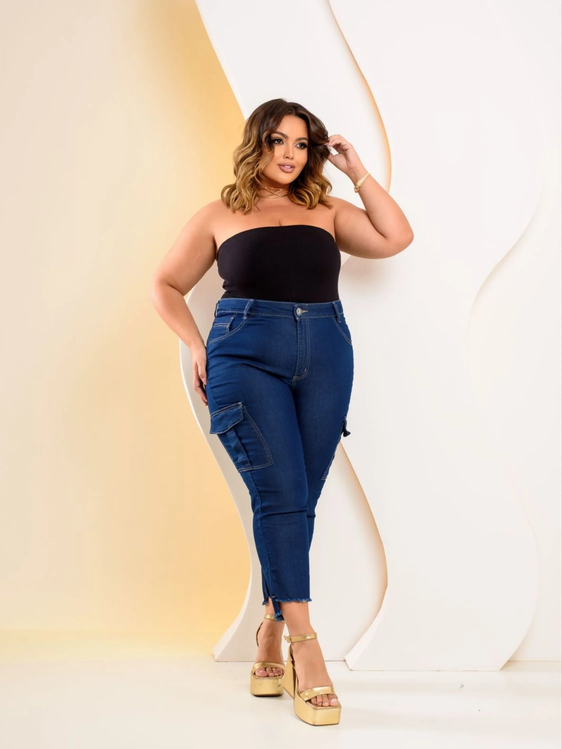 Calça Capri cargo jeans Plus size com Lycra