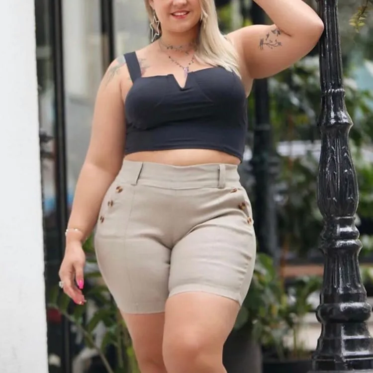 Shorts Botão Plus Size