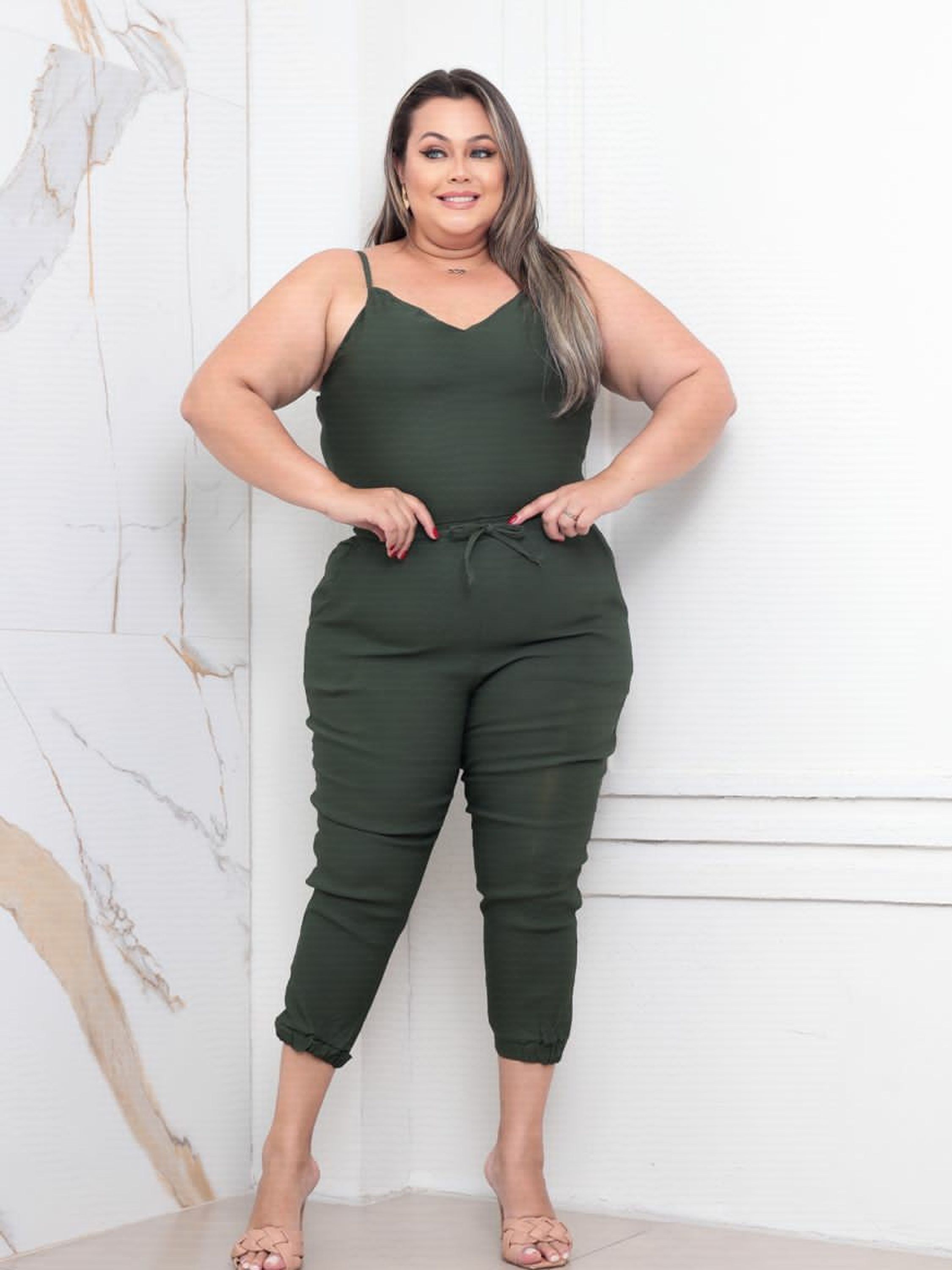 Macacão Jogger Plus Size ⭐