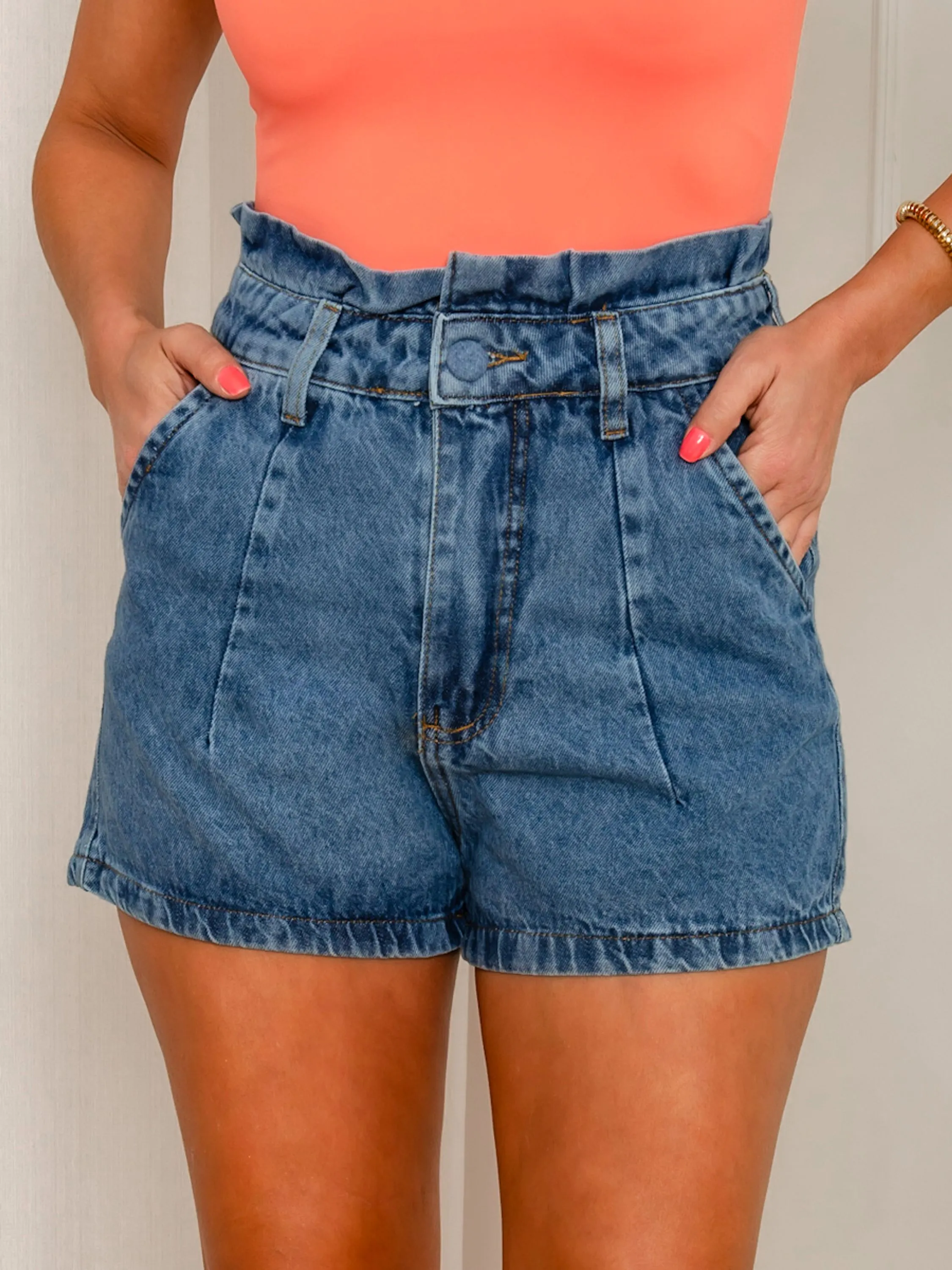 SHORT COM CINTURA FRANZIDO