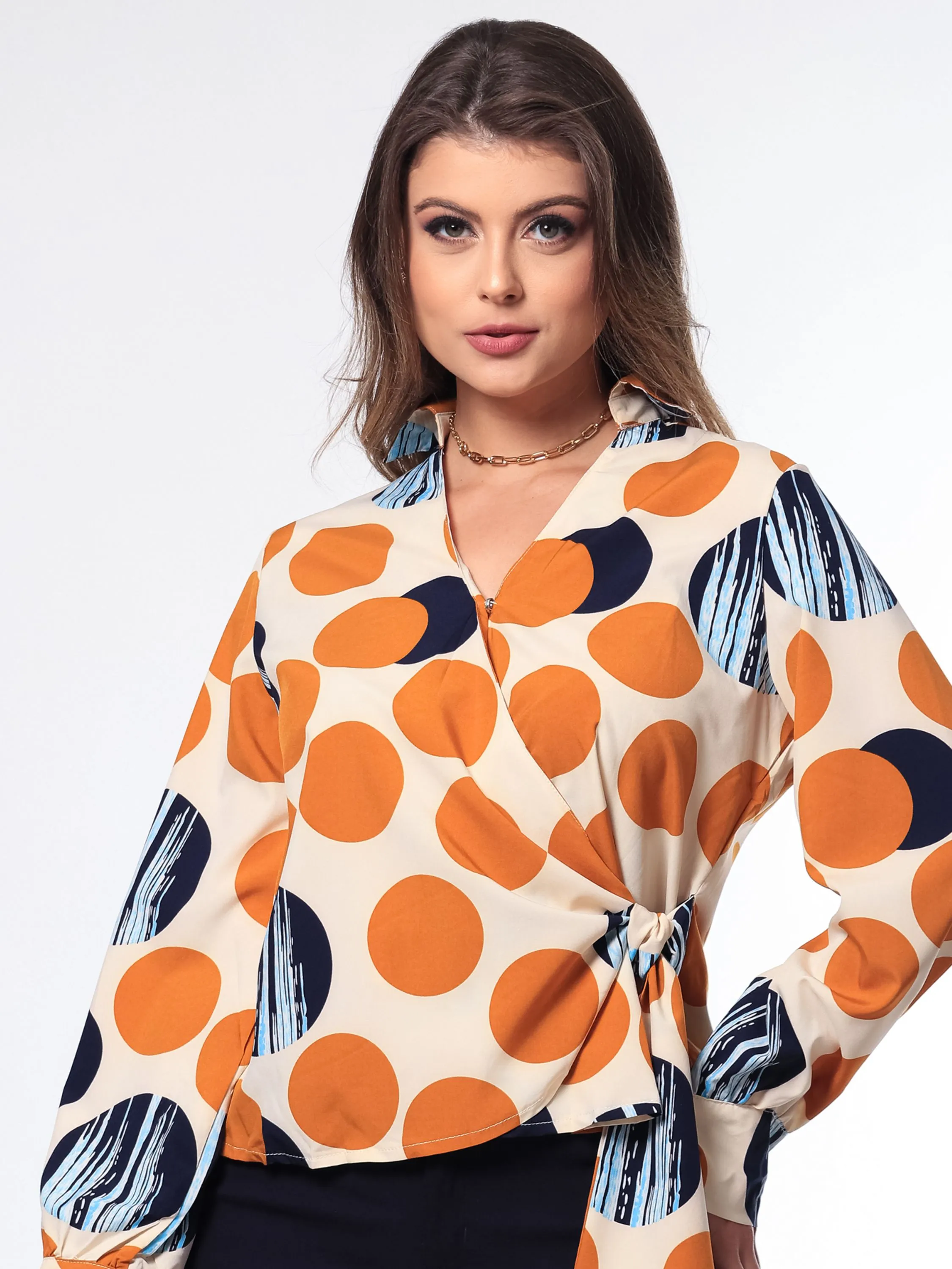 Camisa Feminina Estampada Amarração Com Manga Longa Gola V