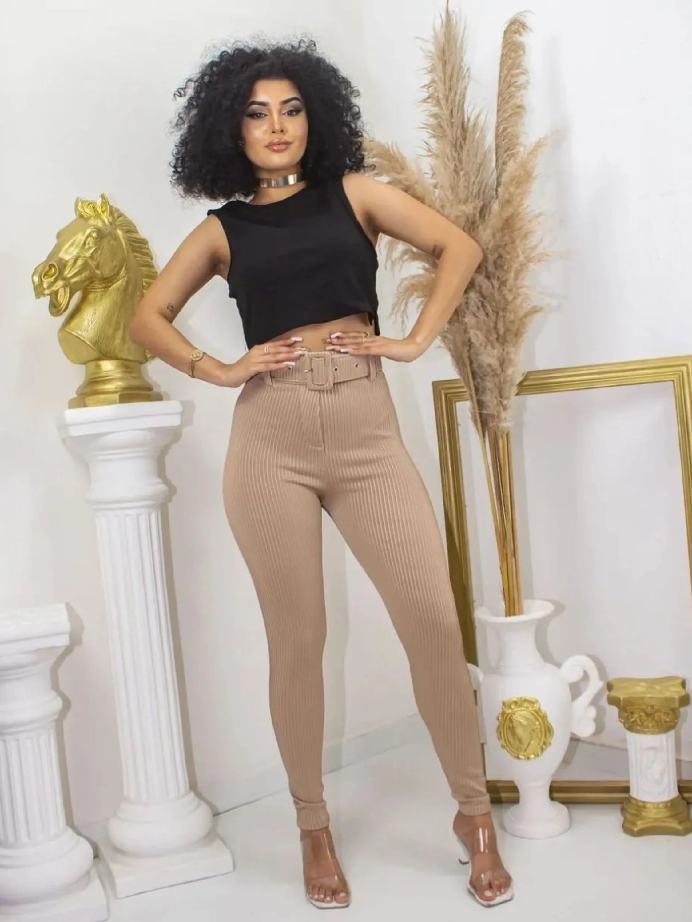 Legging modeladora canelada 3D con cinto