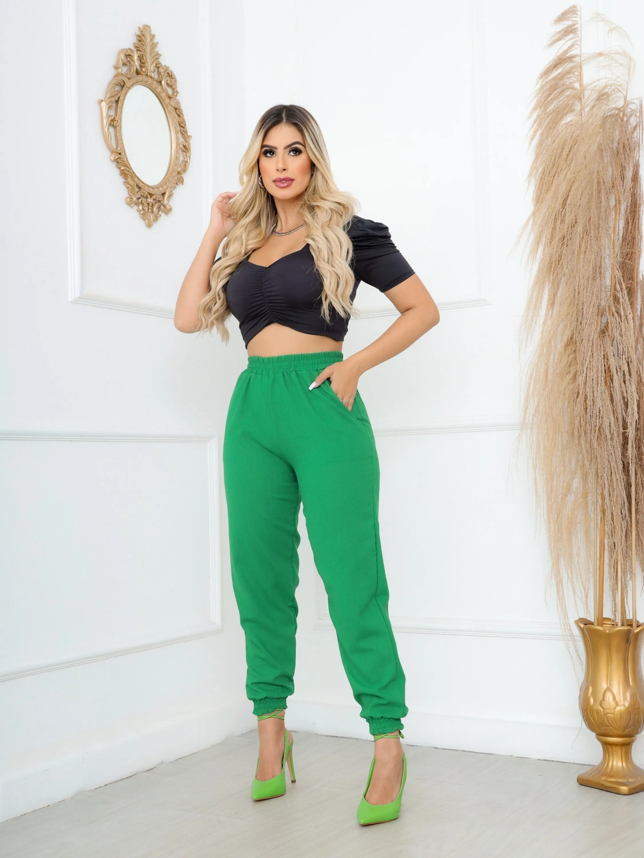 Calça jogger linho cintura alta con bolsos estilosa casual