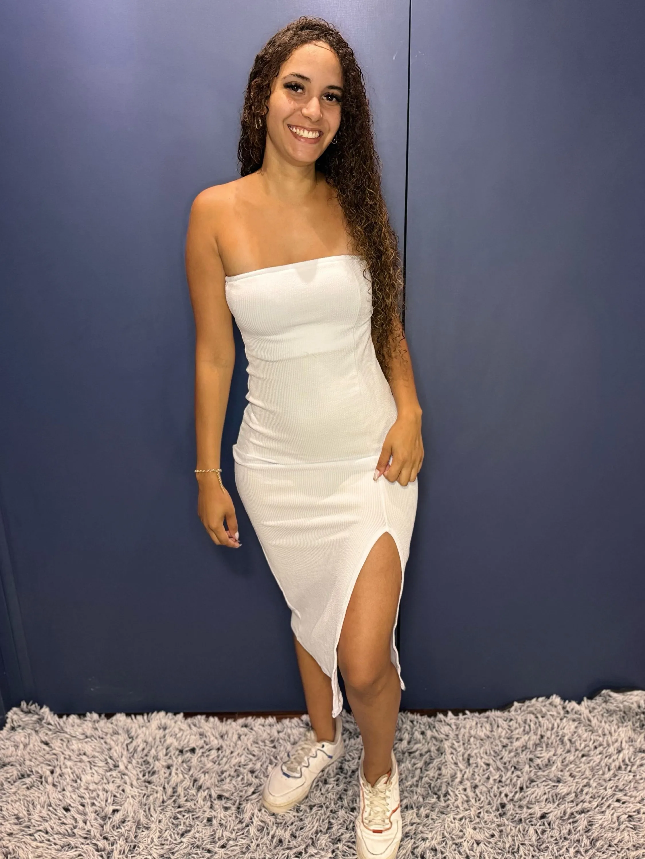 Vestido midi tomara que caia ana ruga com fenda