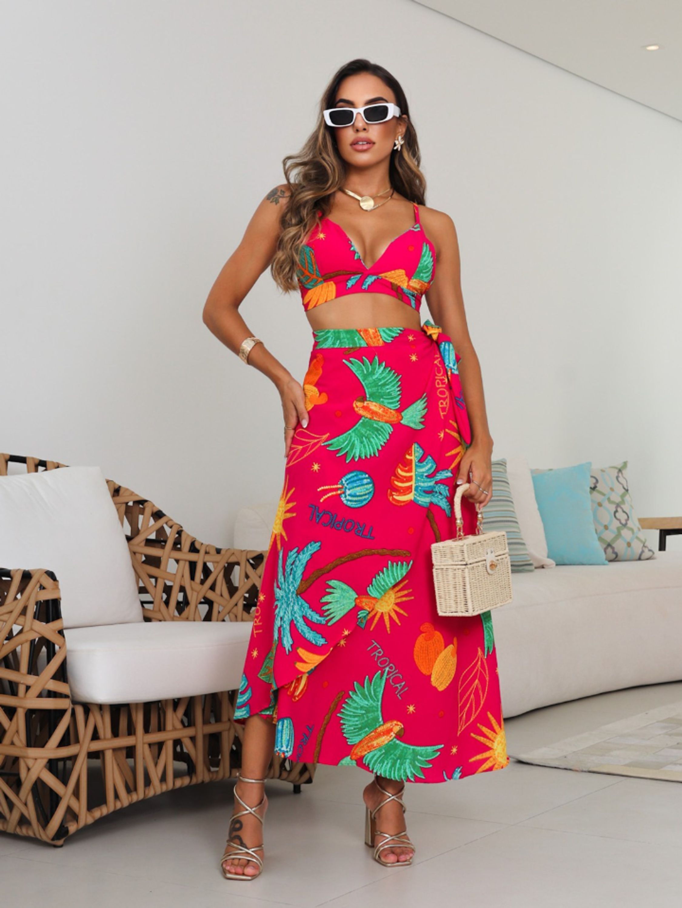 Conjunto Tropical Saia Envelope e Top