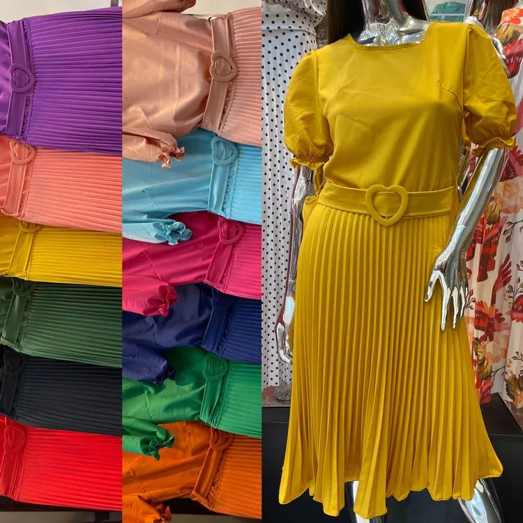 Vestido Plisada com cinto coração