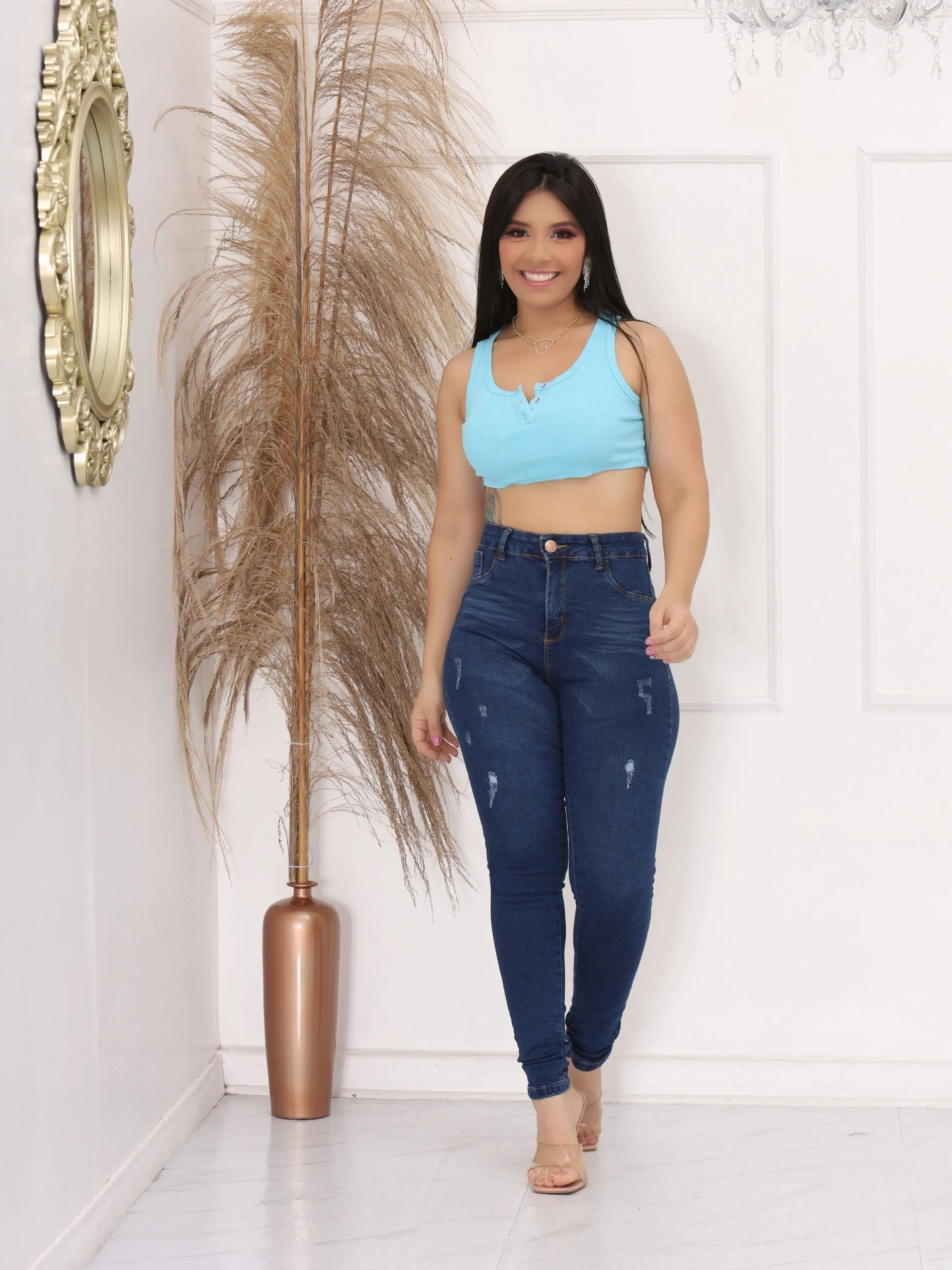 Calça Jeans Skinny com laicra levantar bum bum