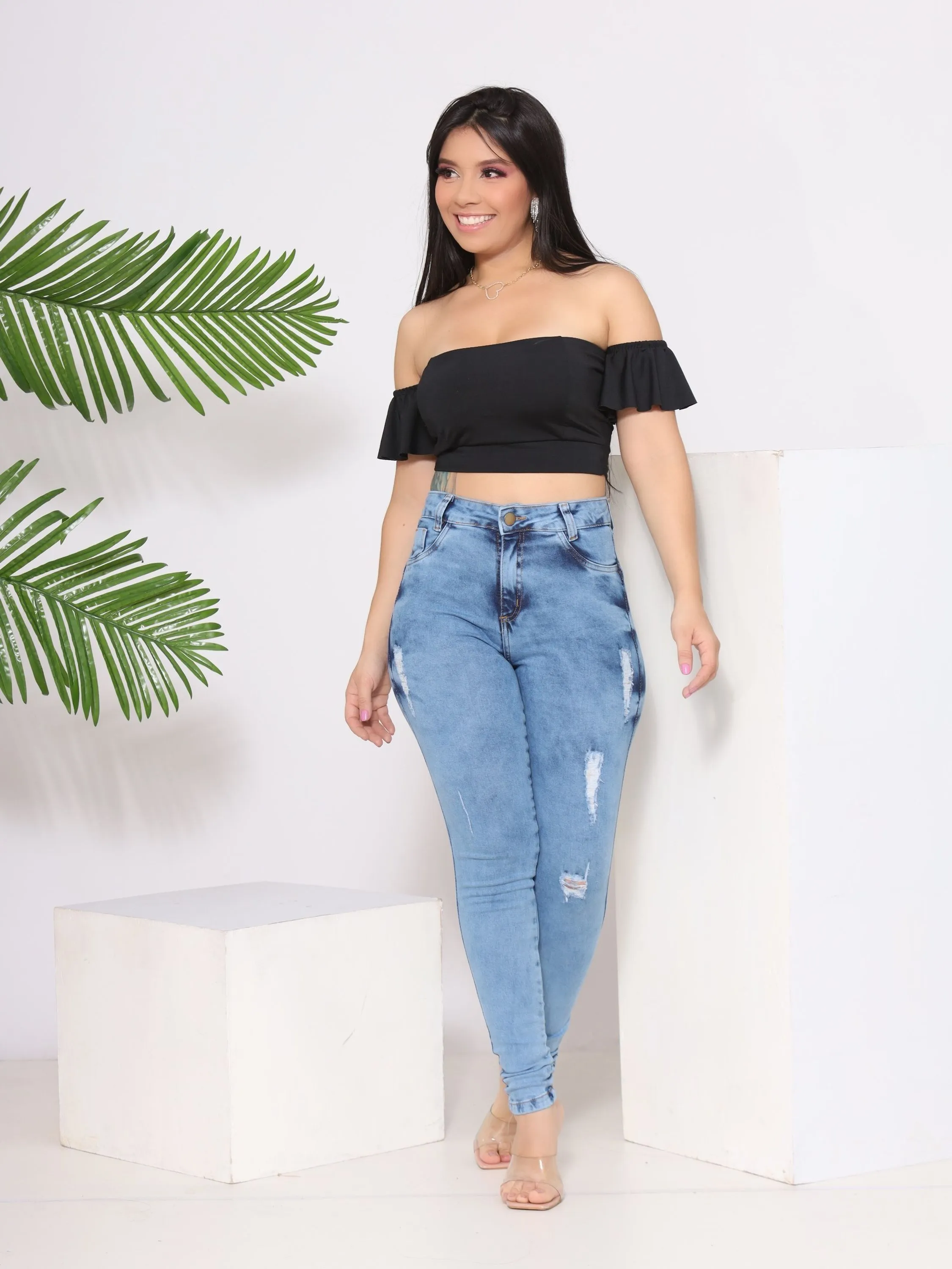 Calca jeans skinny clara rasgada com laicra (P2)