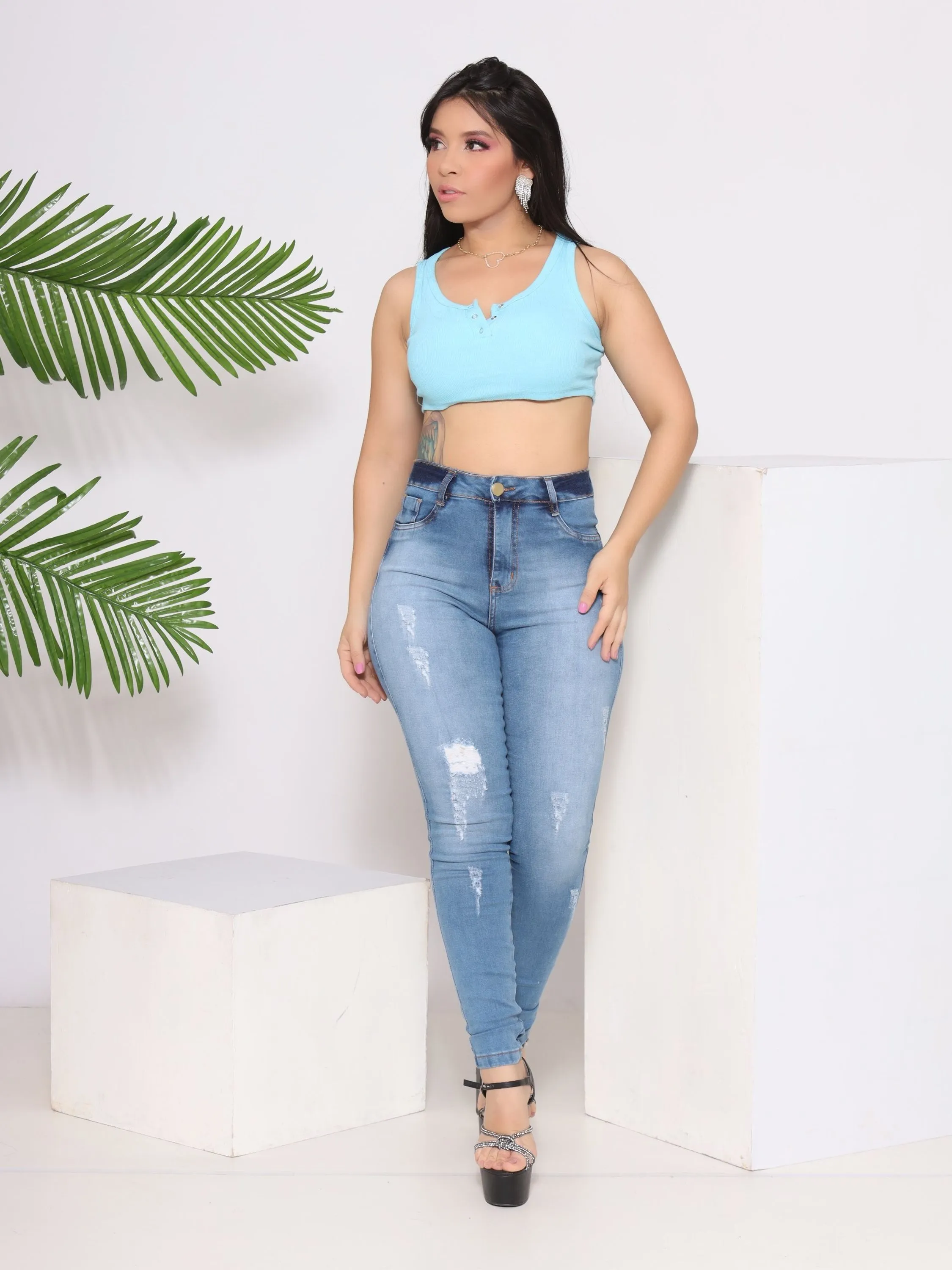 Calca jeans skinny clara com laicra