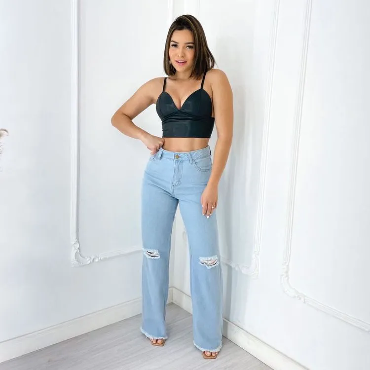 Calça jeans rasgada cintura alta  com babado na barra moda feminina c