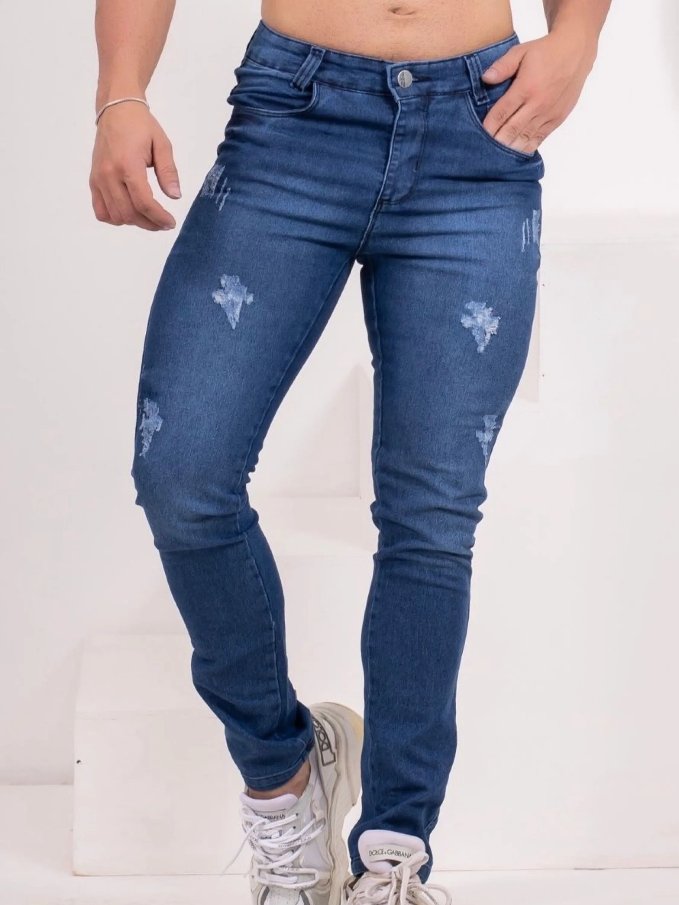 Calça jeans na lycra