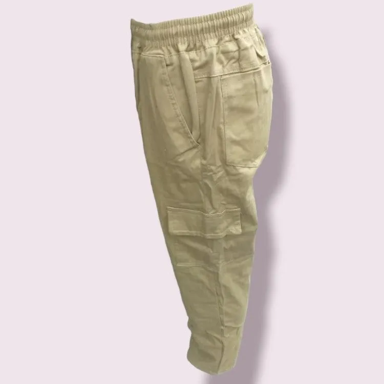 Calça modelo cargo folgadas