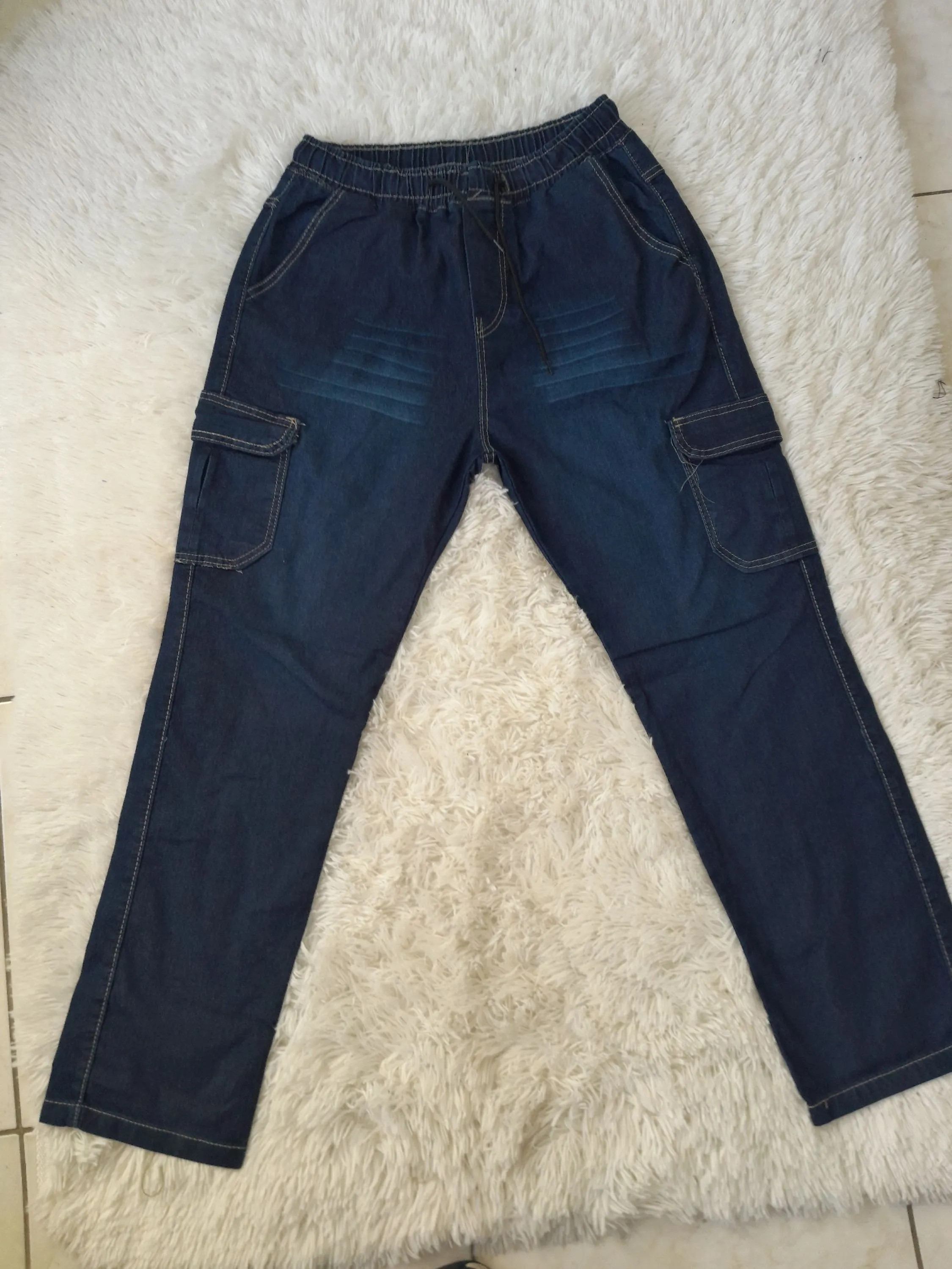 Calça jeans masculino cargo sem punho