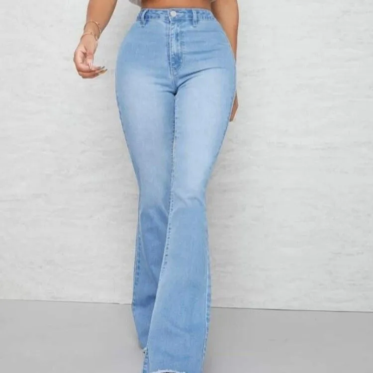 Calça jeans feminina flaer