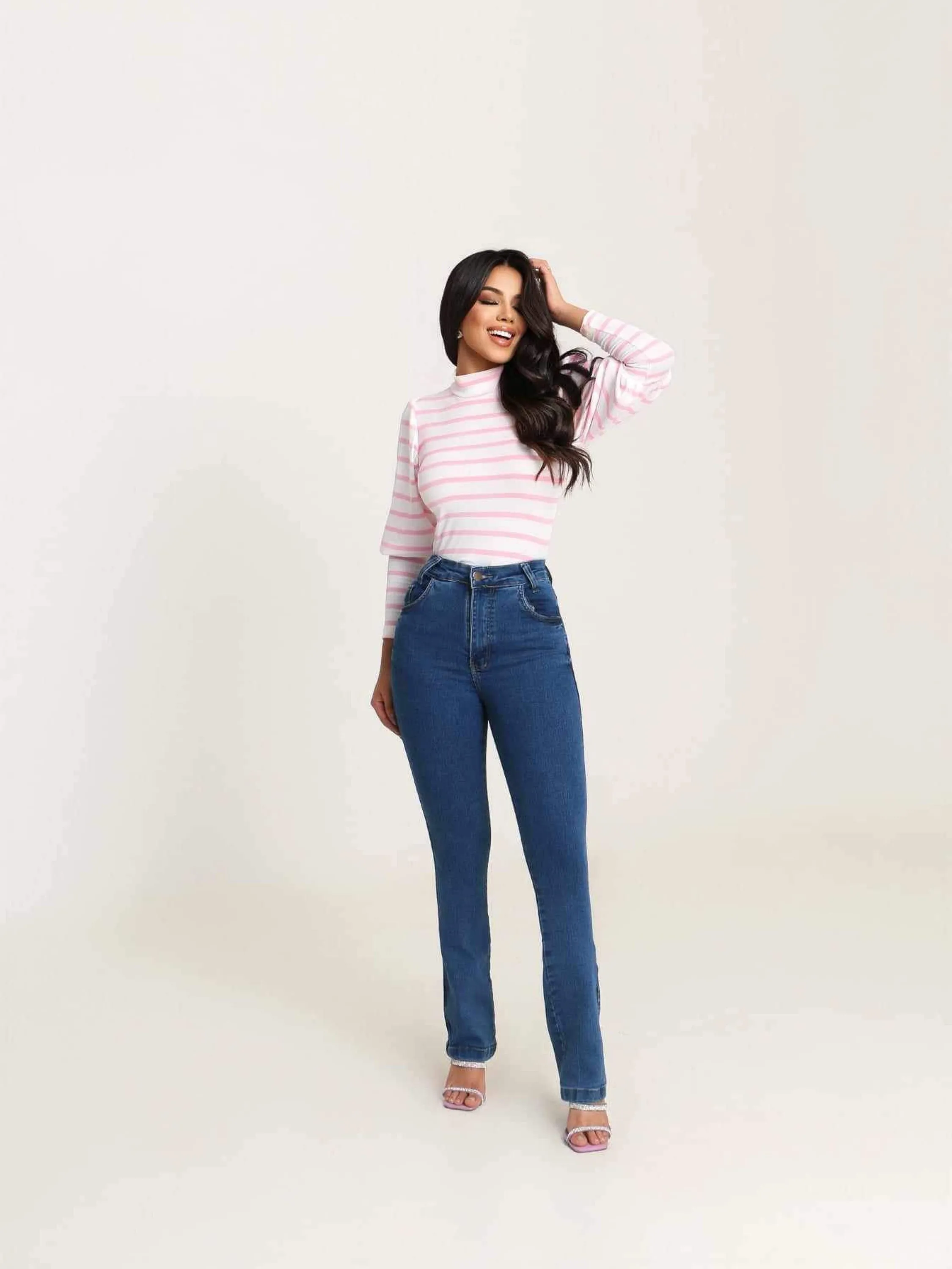 Calça flare jeans feminina