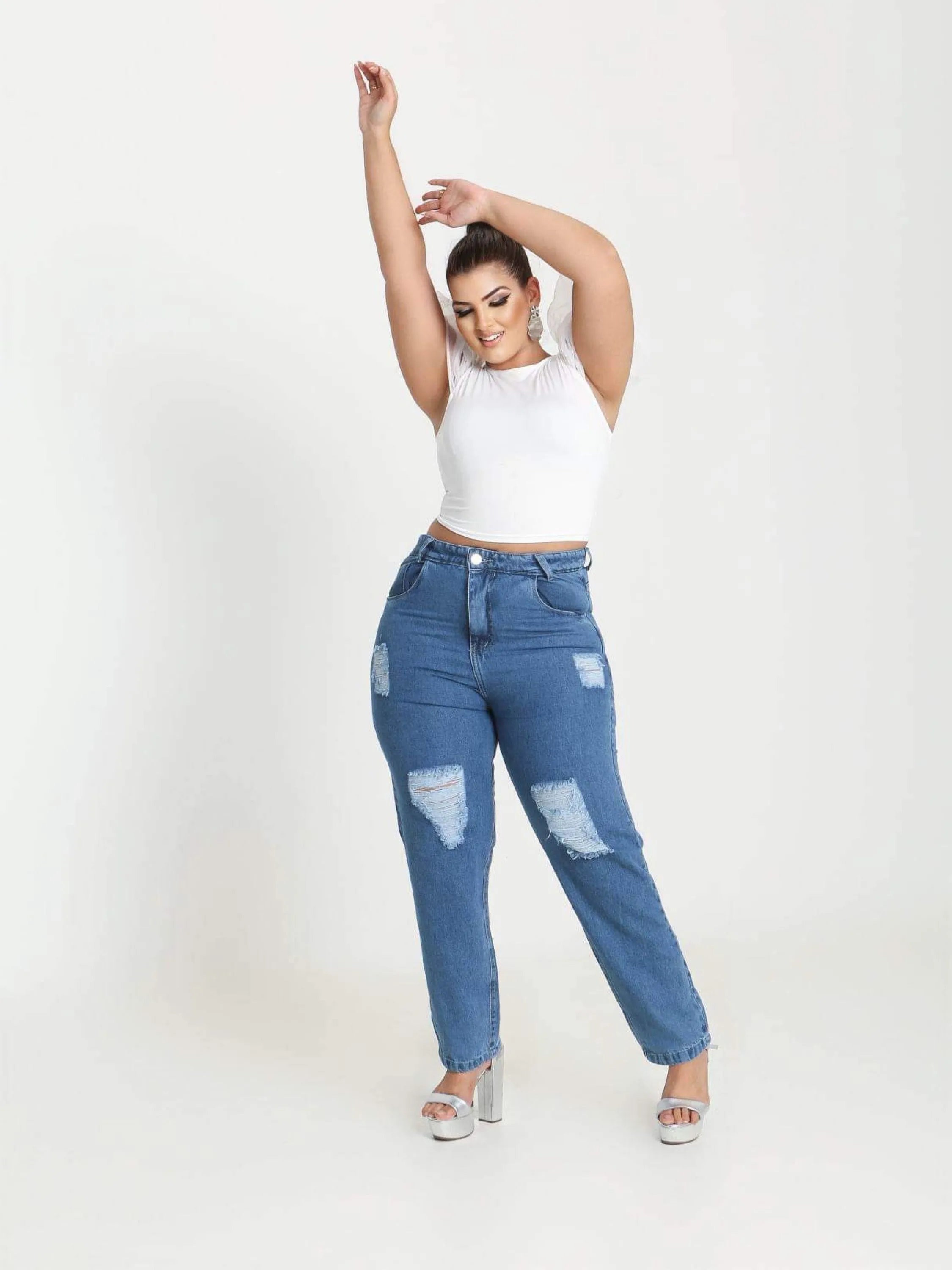 Calça mom jeans feminina