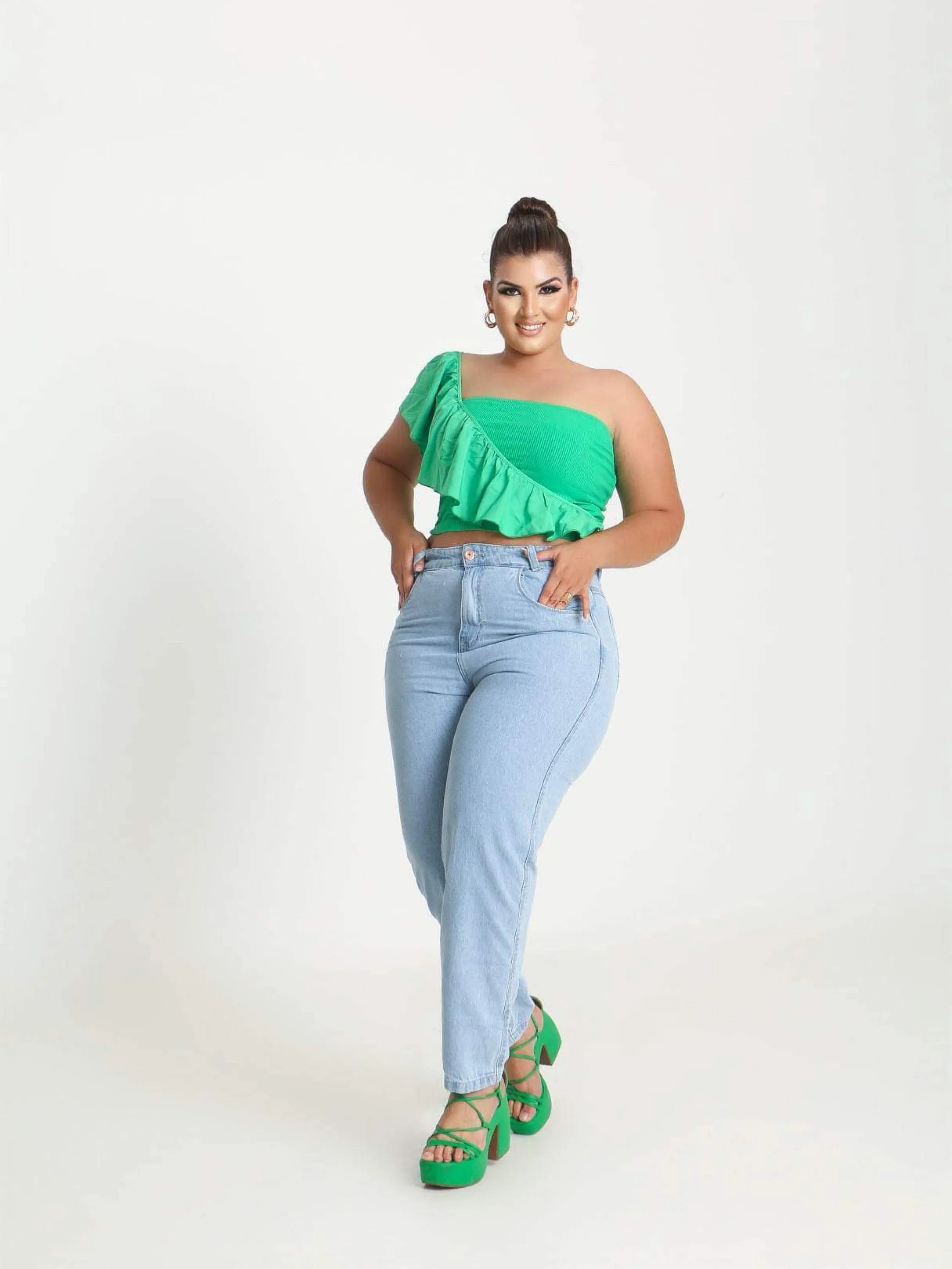 Calça mom plus size