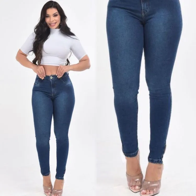 Calça jeans skinny com lycra