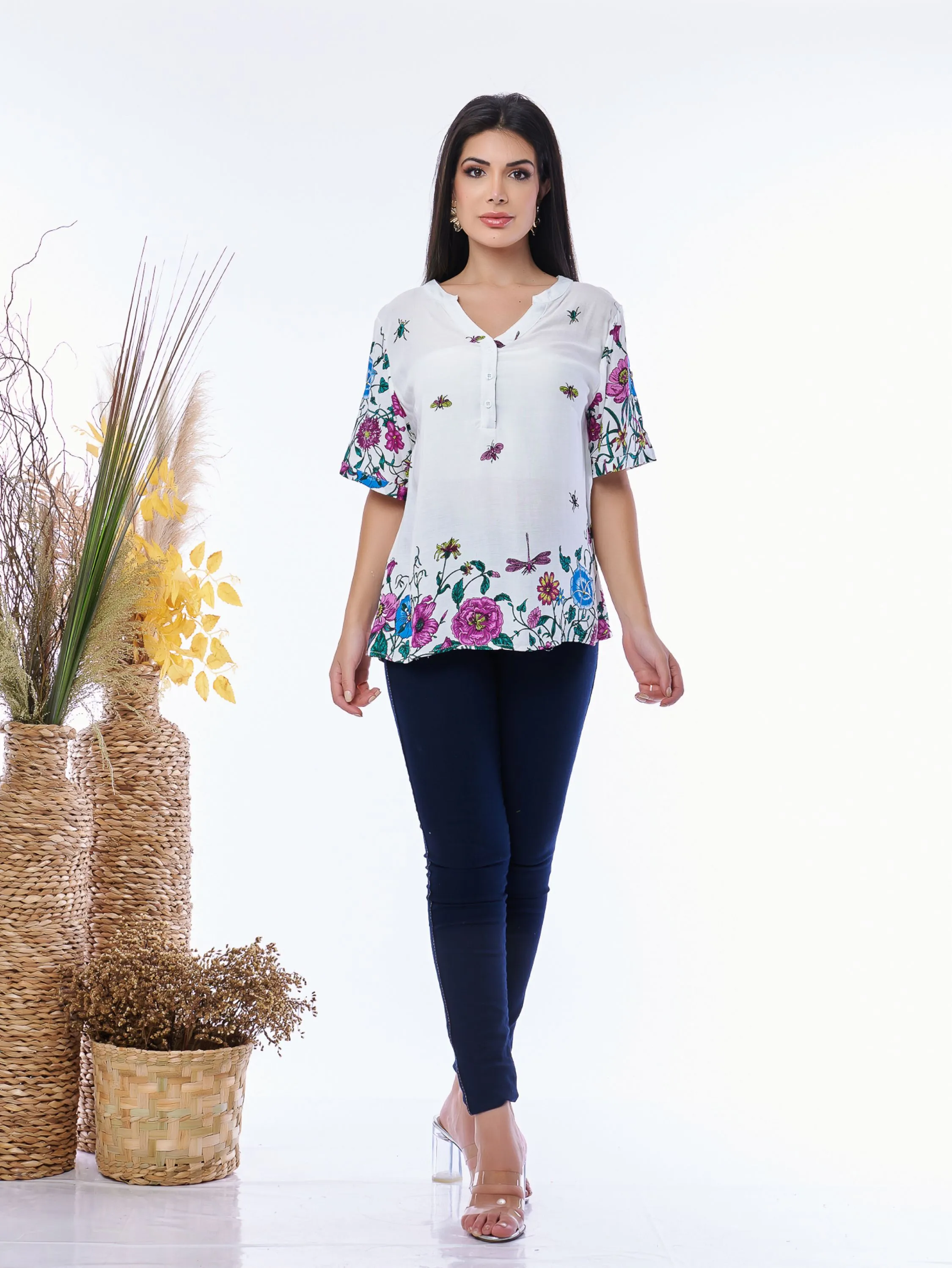 Camiseta flor femenina