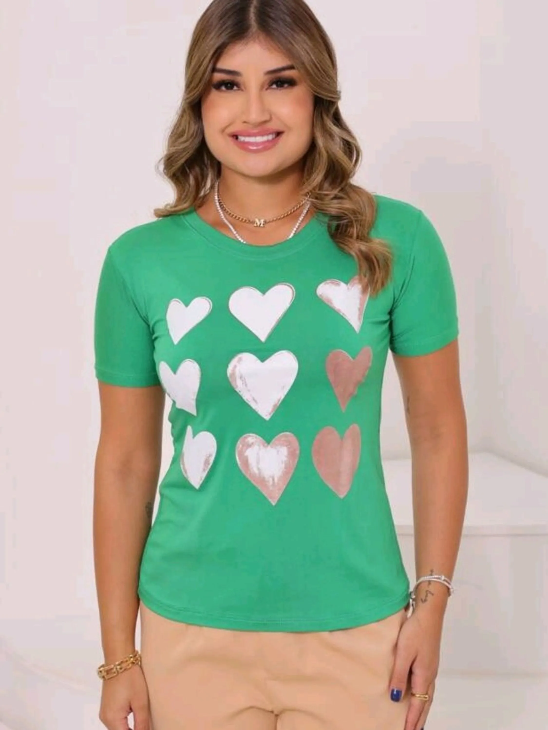 Blusa camiseta básica Tshirt Estampada coração