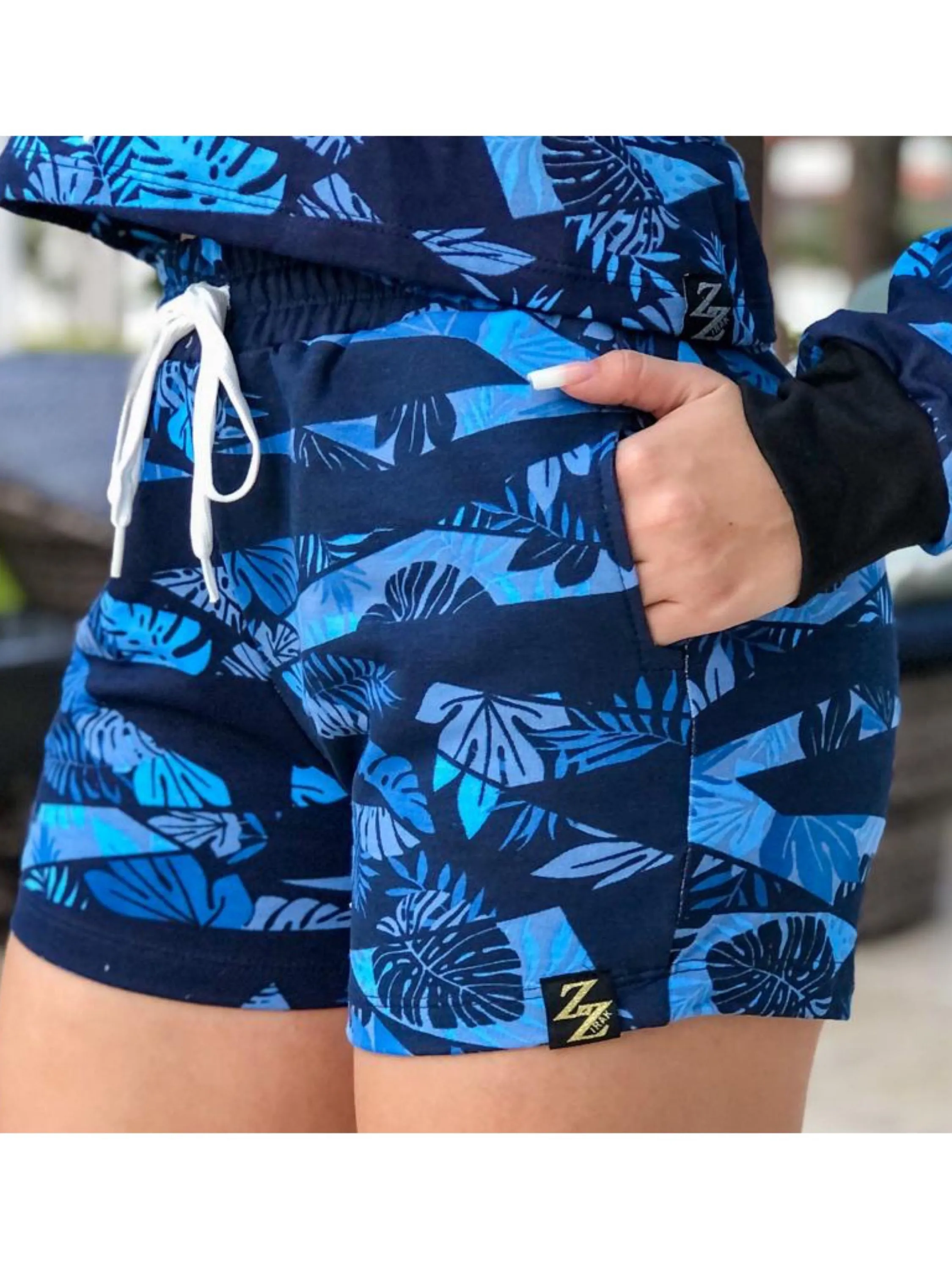 Short Moletom Feminino Estampado Cintura alta Curto azul folha