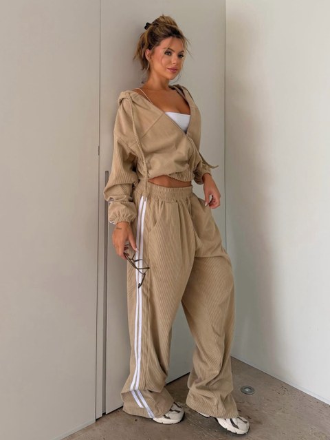 Conjunto cotelê listra lateral tendência