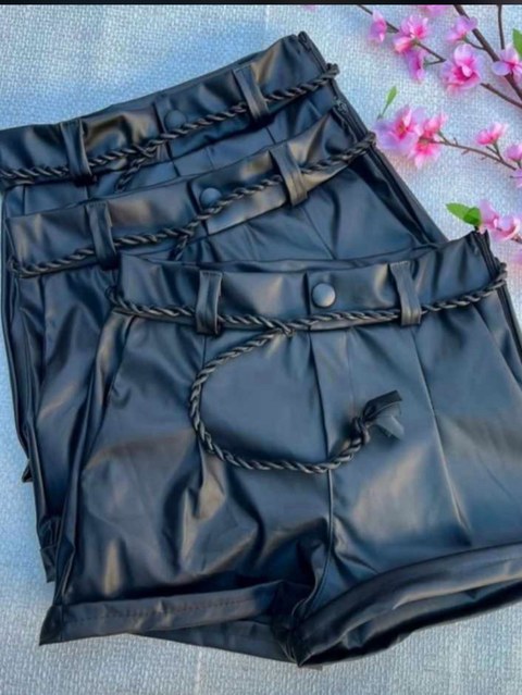 Short cordinha couro fake