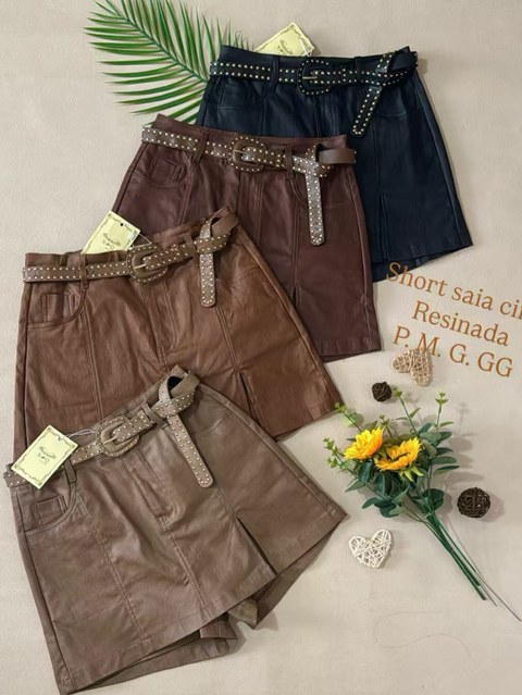 Short-saia resinada importado com cinto