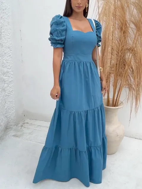 Vestido Longo com Bordado na Manga ⭐
