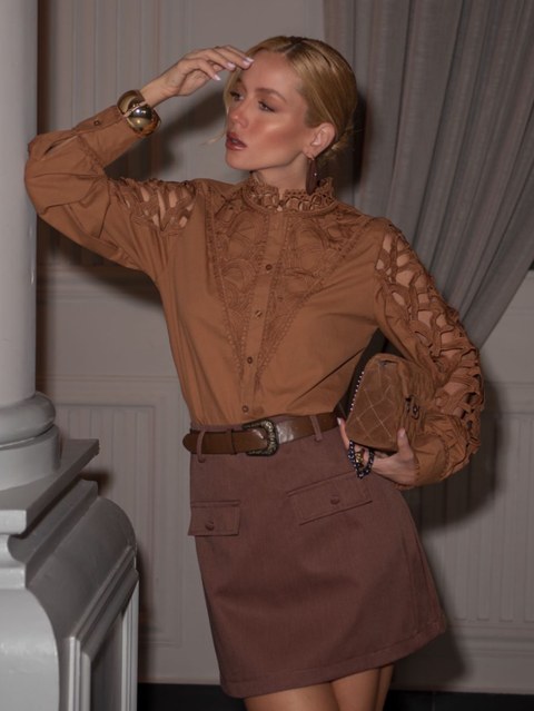 Camisa com Guipir na Manga S2317